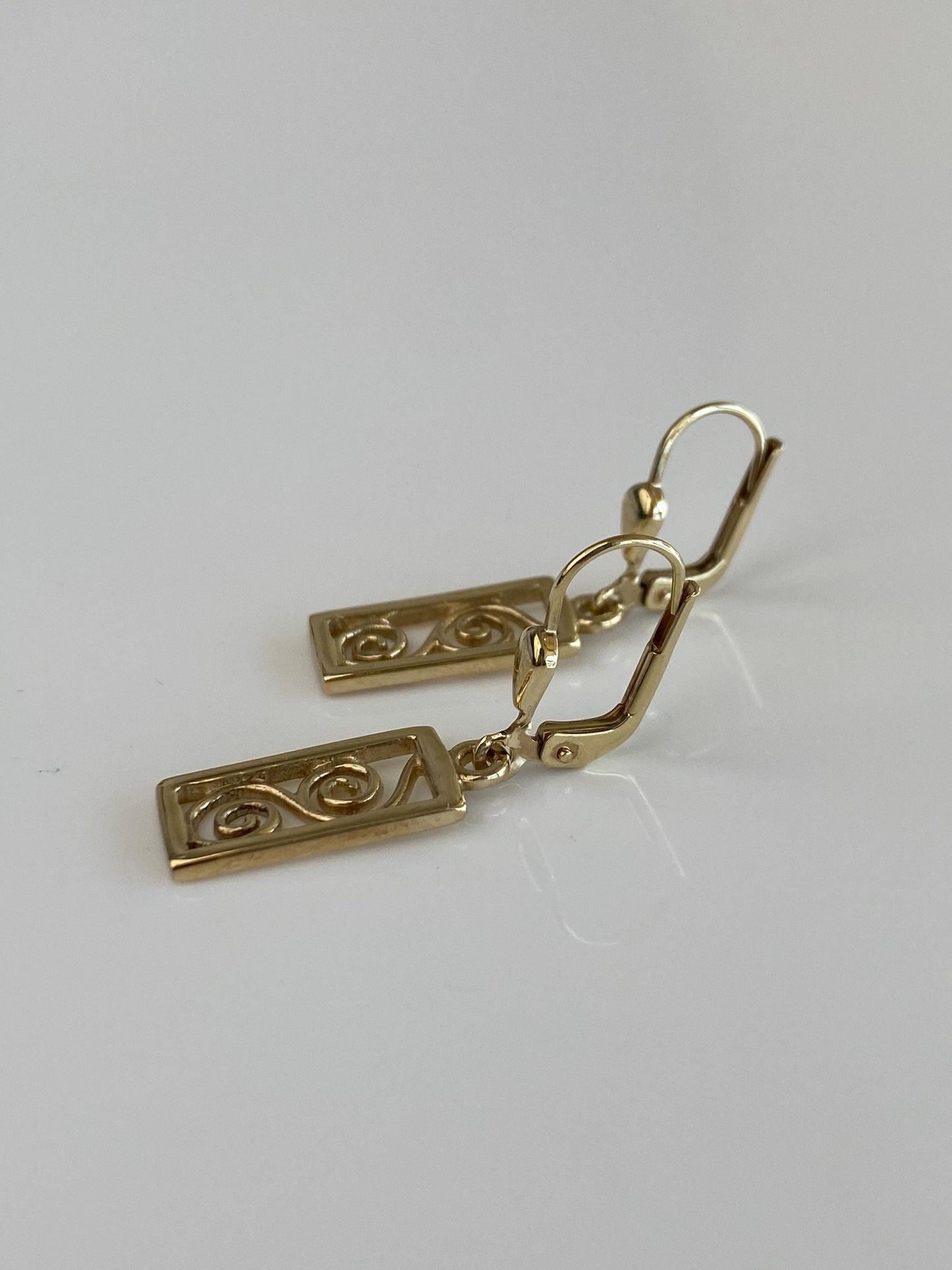 Vintage Solid 9k Yellow Gold Spiral Dangle Earrings
