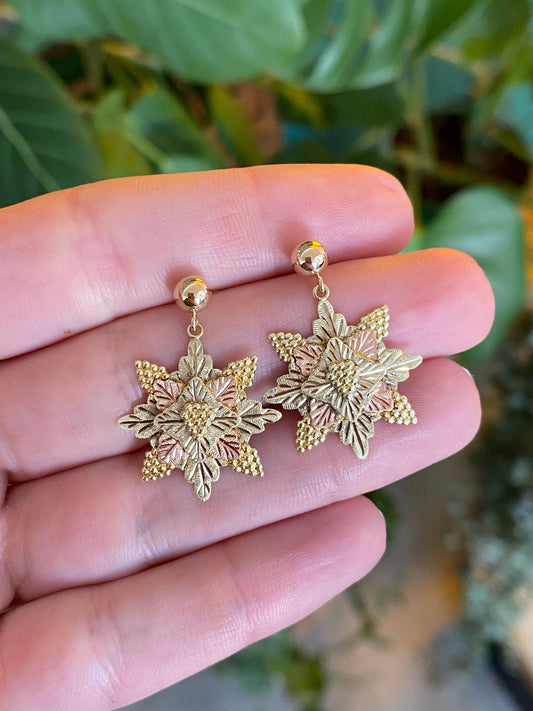Vintage Solid 14k Tri Tone Gold Grape Leaves Dangle Stud Earrings