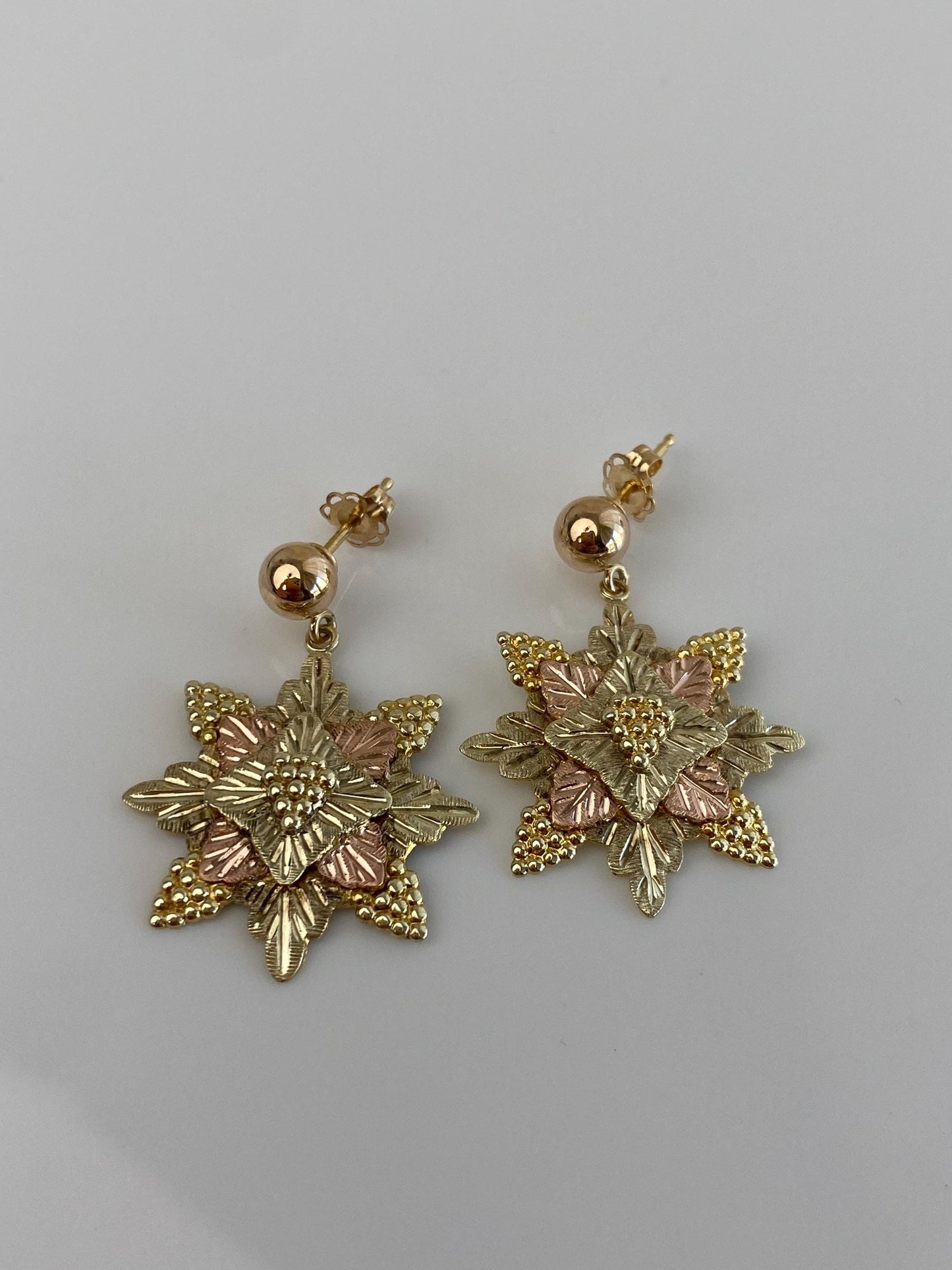 Vintage Solid 14k Tri Tone Gold Grape Leaves Dangle Stud Earrings