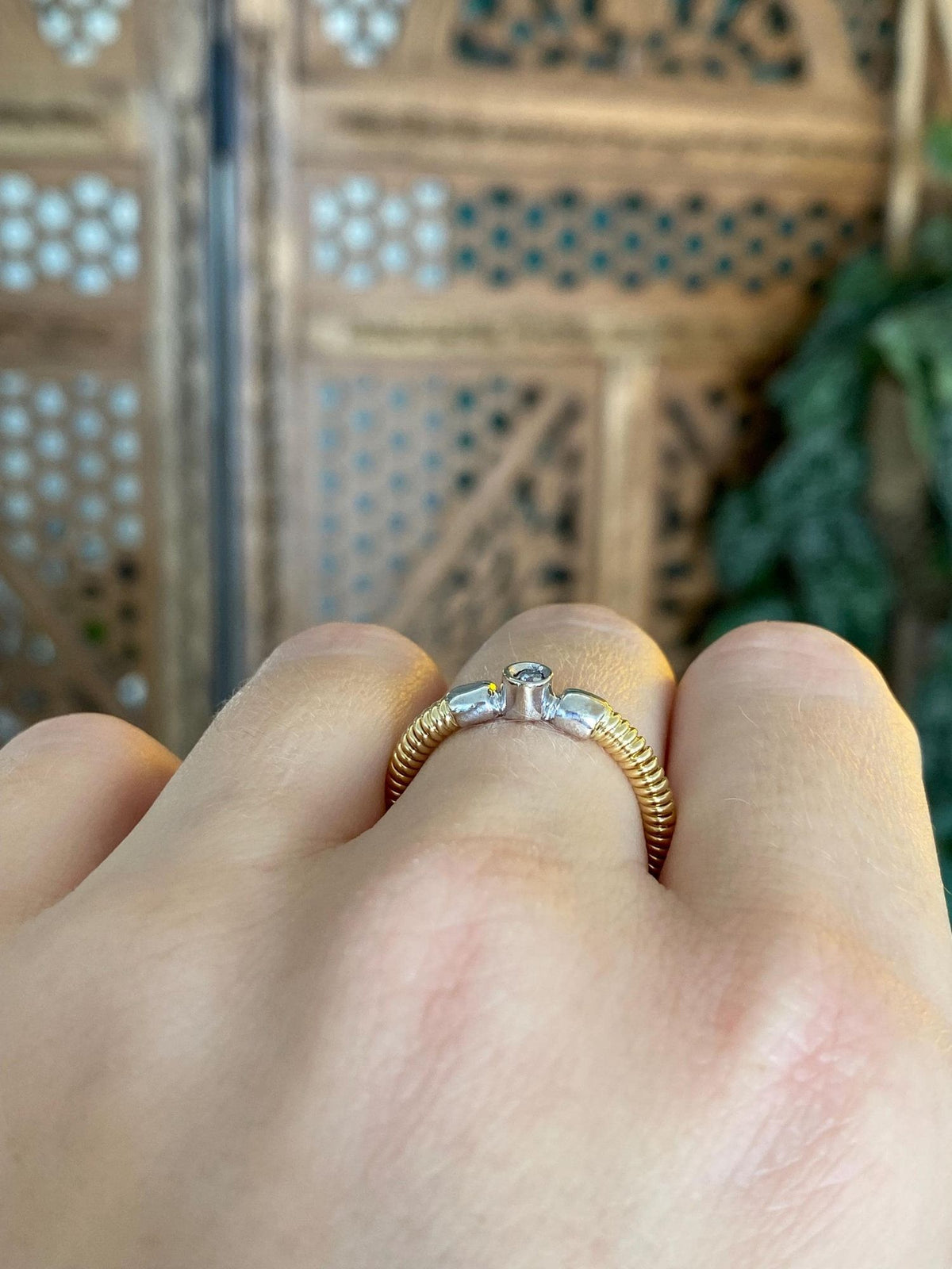 Vintage Solid 18k White & Yellow Gold Diamond Cable Design Ring Band - Size 7