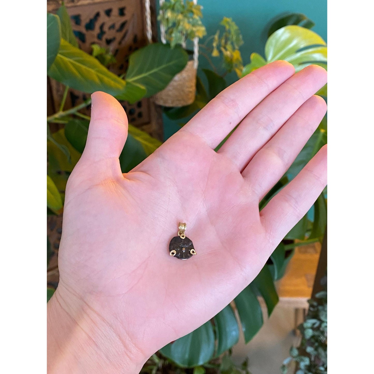 Vintage Solid 18k Yellow Gold Fossil Charm