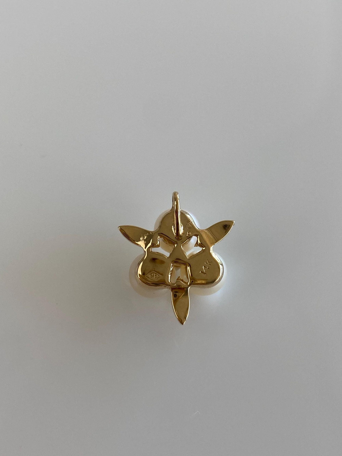 Vintage Solid 14k Yellow Gold Clear Sapphire Pearls Leaves Charm