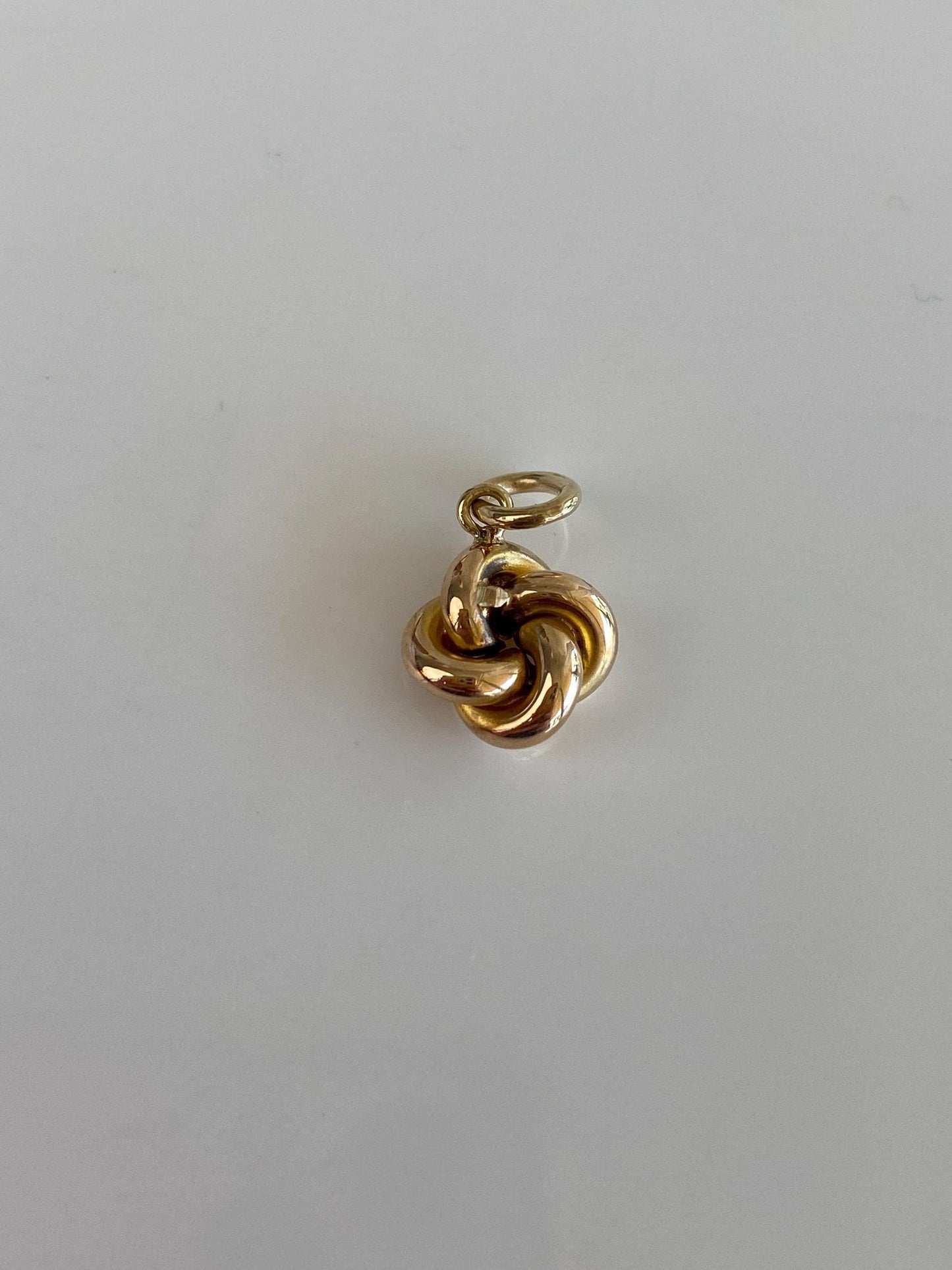 Vintage 10k Yellow Gold Knot Charm