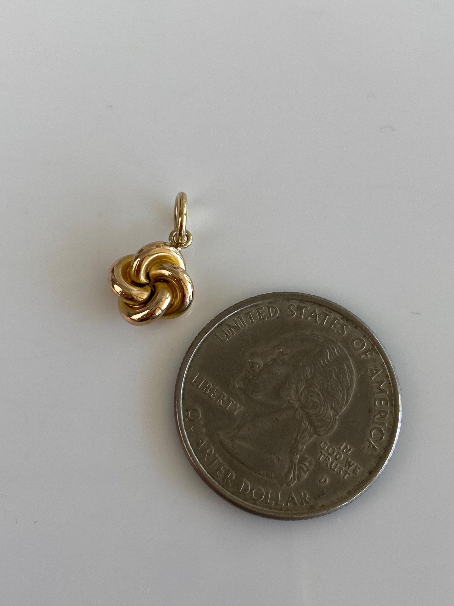 Vintage 10k Yellow Gold Knot Charm