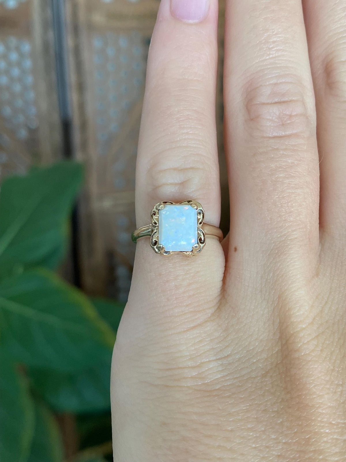 Vintage Solid 10k Yellow Gold Opal Ring - Size 4