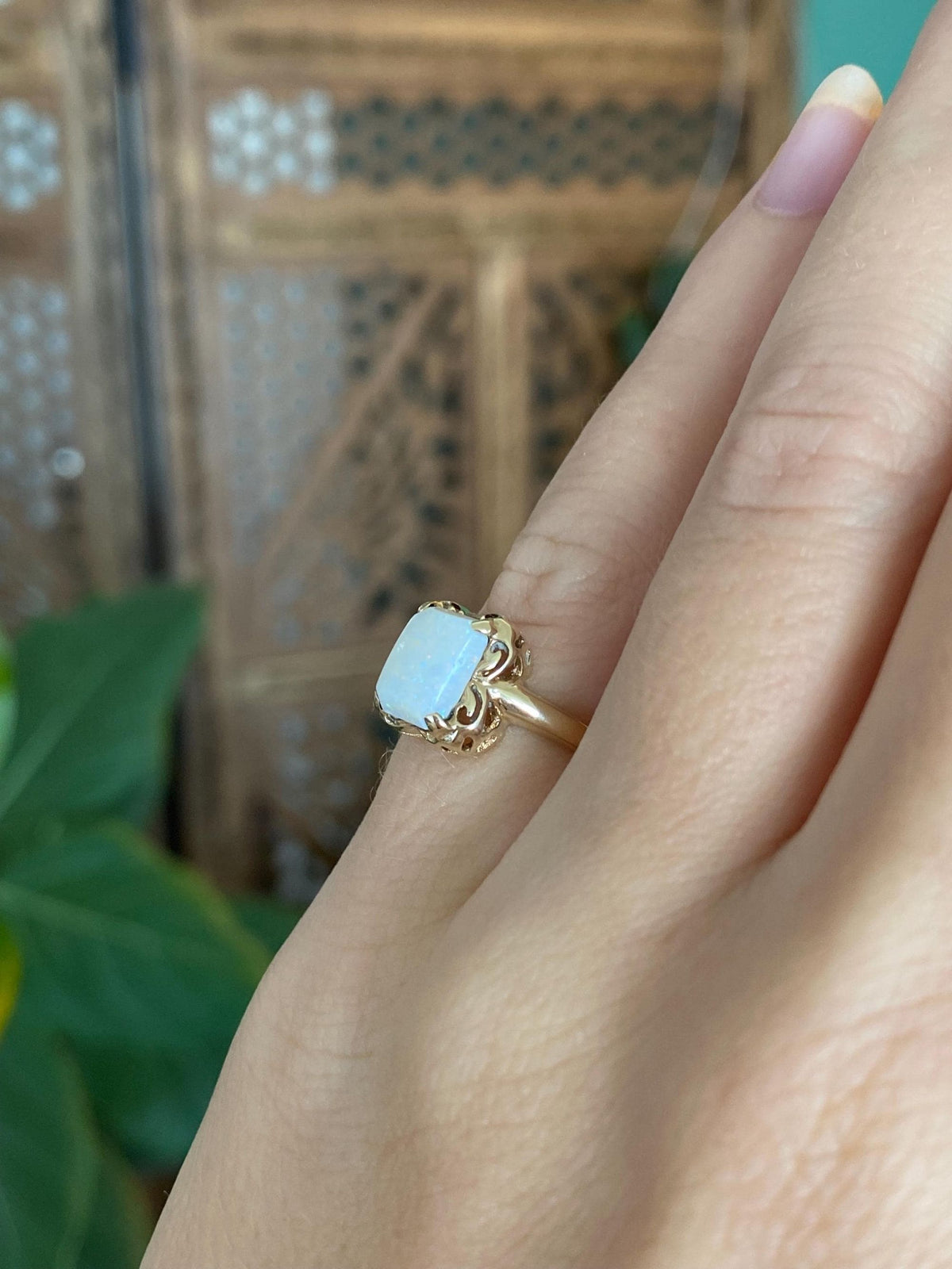 Vintage Solid 10k Yellow Gold Opal Ring - Size 4