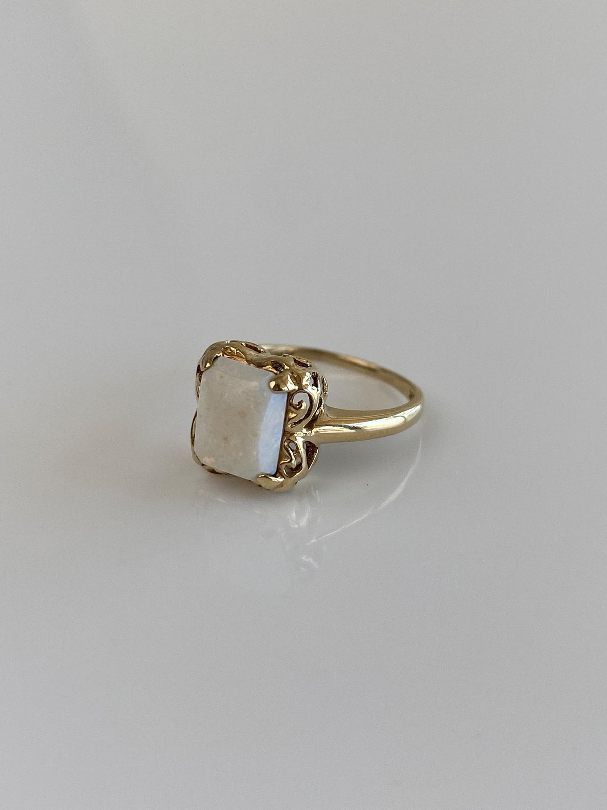 Vintage Solid 10k Yellow Gold Opal Ring - Size 4