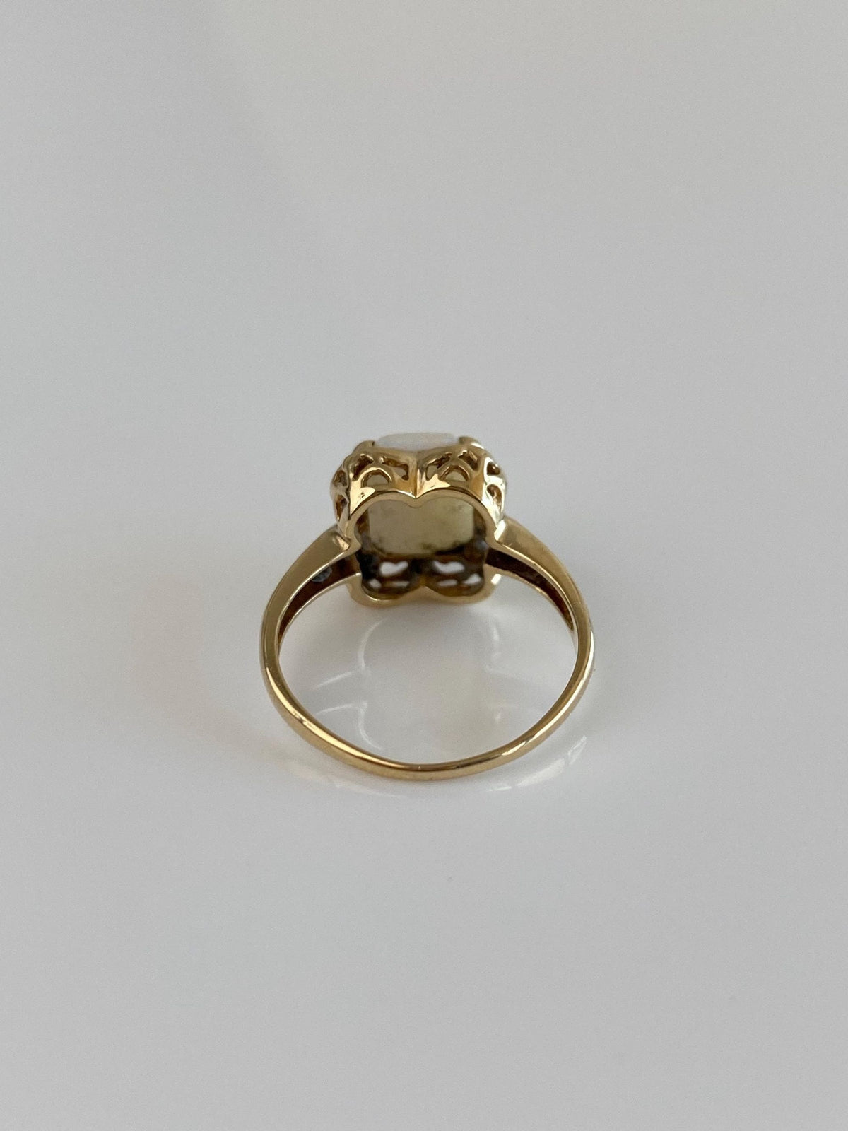 Vintage Solid 10k Yellow Gold Opal Ring - Size 4