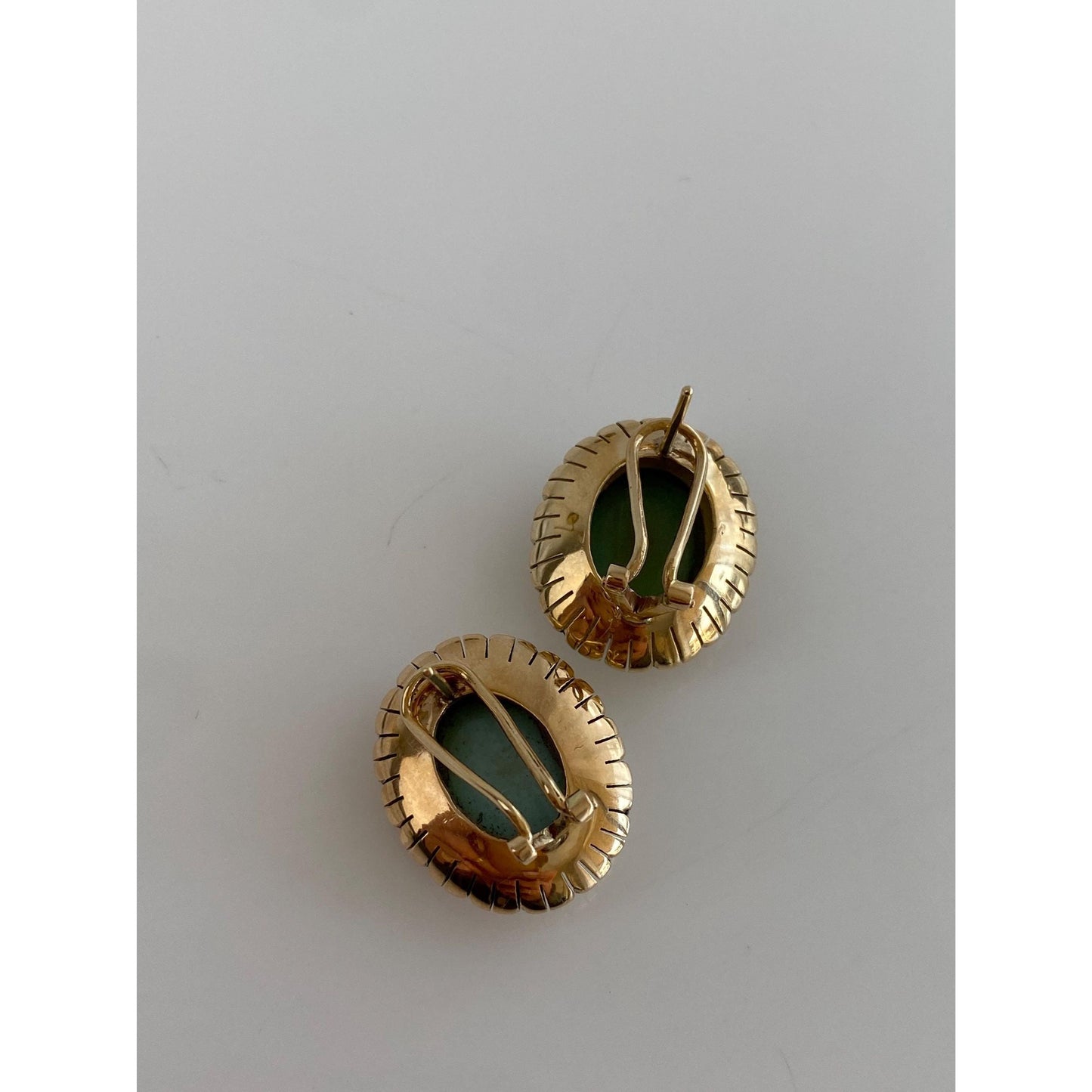 Vintage Solid 14k Yellow Gold Turquoise Scalloped Stud Earrings