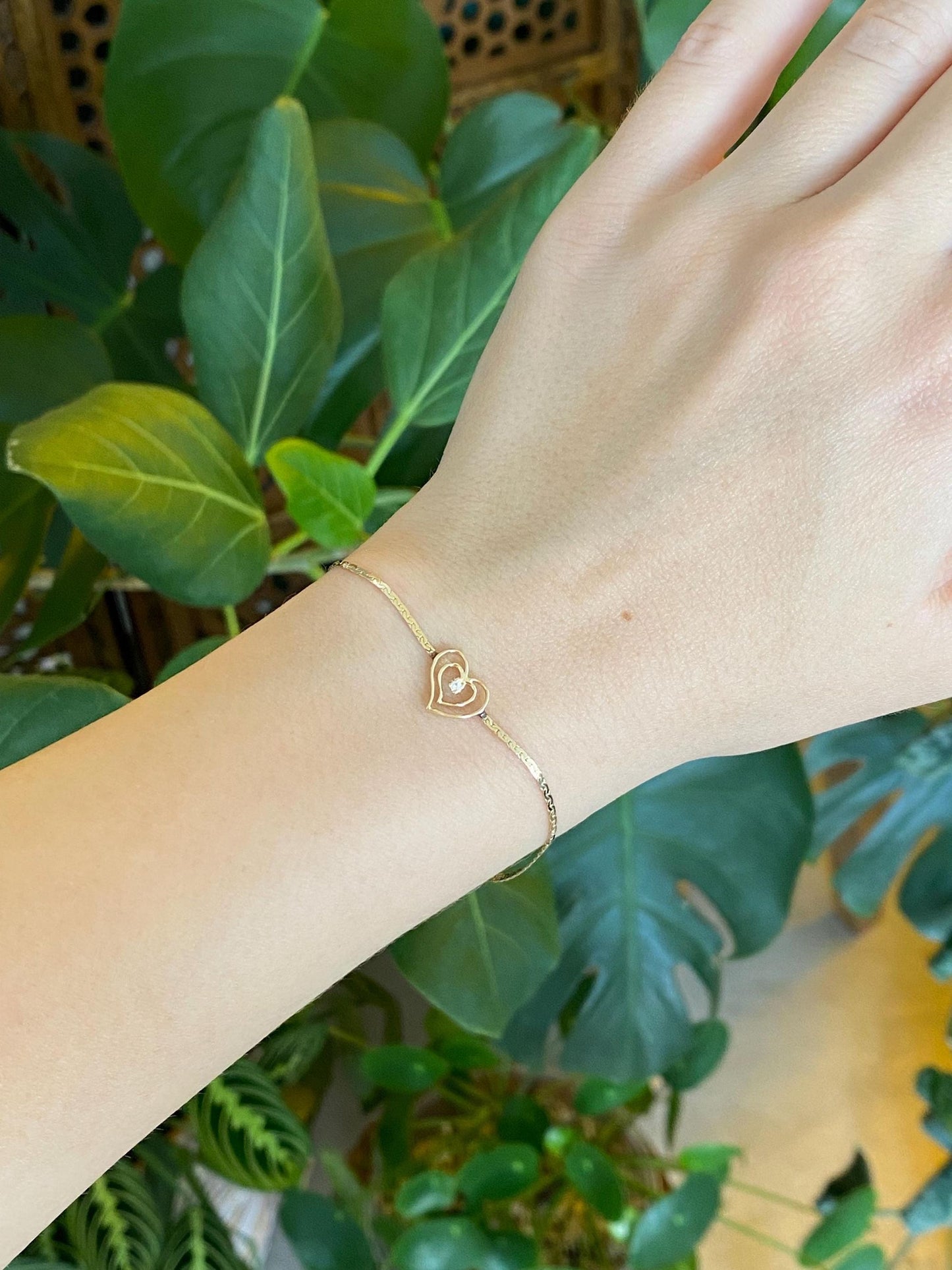 Vintage Solid 14k Yellow Gold Diamond Heart Dainty C Link Chain Bracelet - 6.75 inches