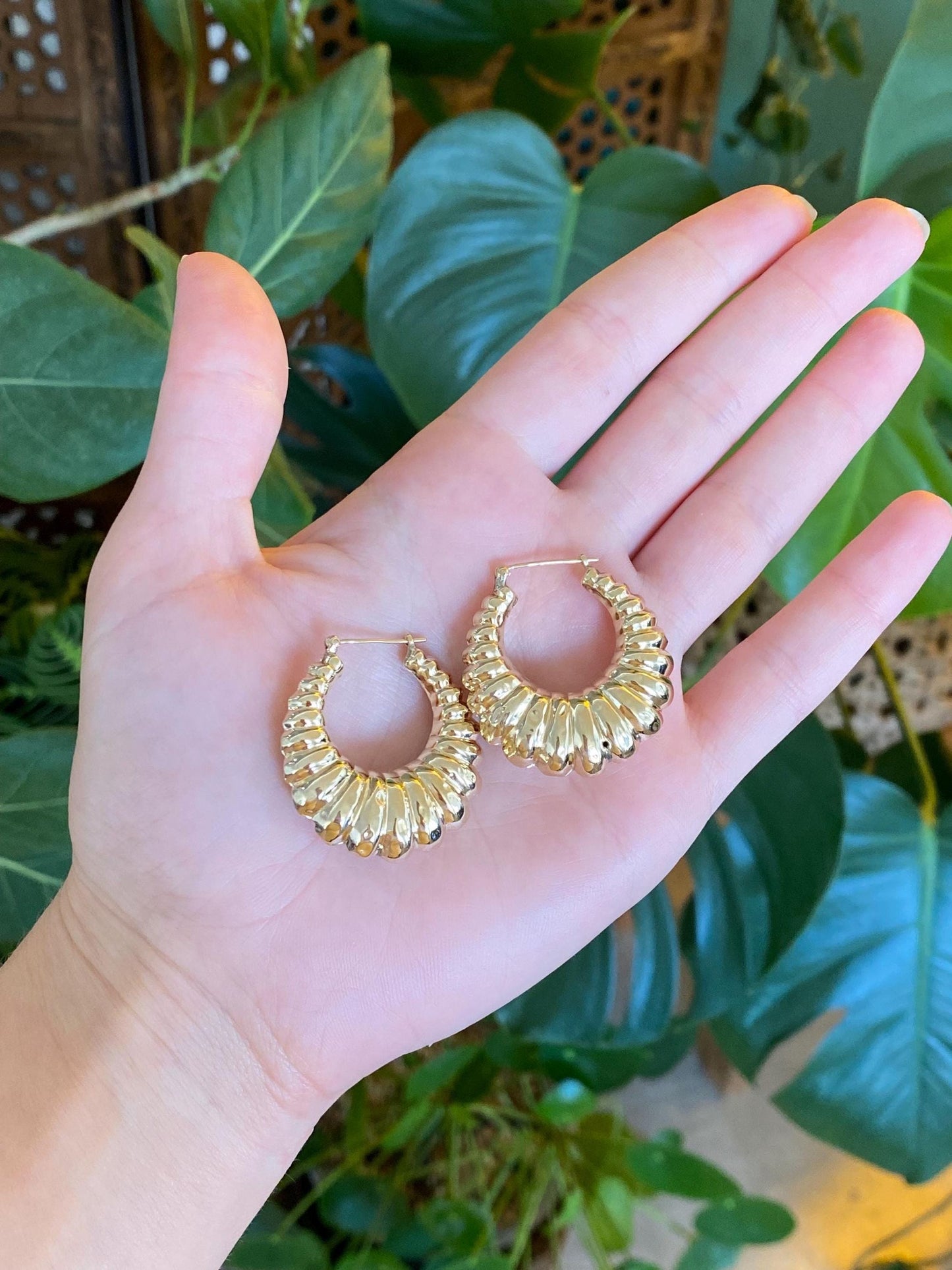 Vintage 10k Yellow Gold Large Scalloped Hoop Earrings