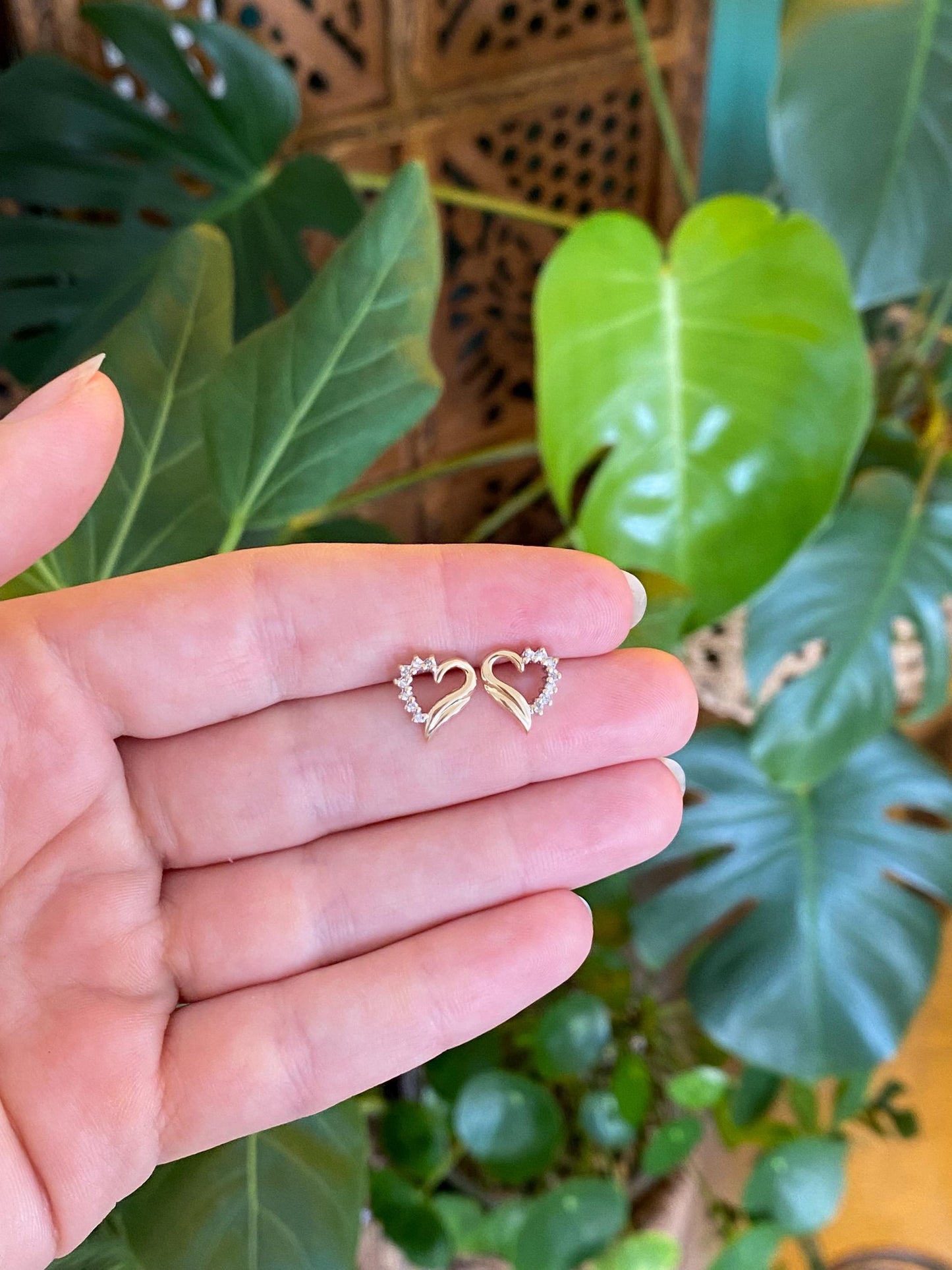 Vintage Solid 14k White & Yellow Gold Diamond Heart Stud Earrings