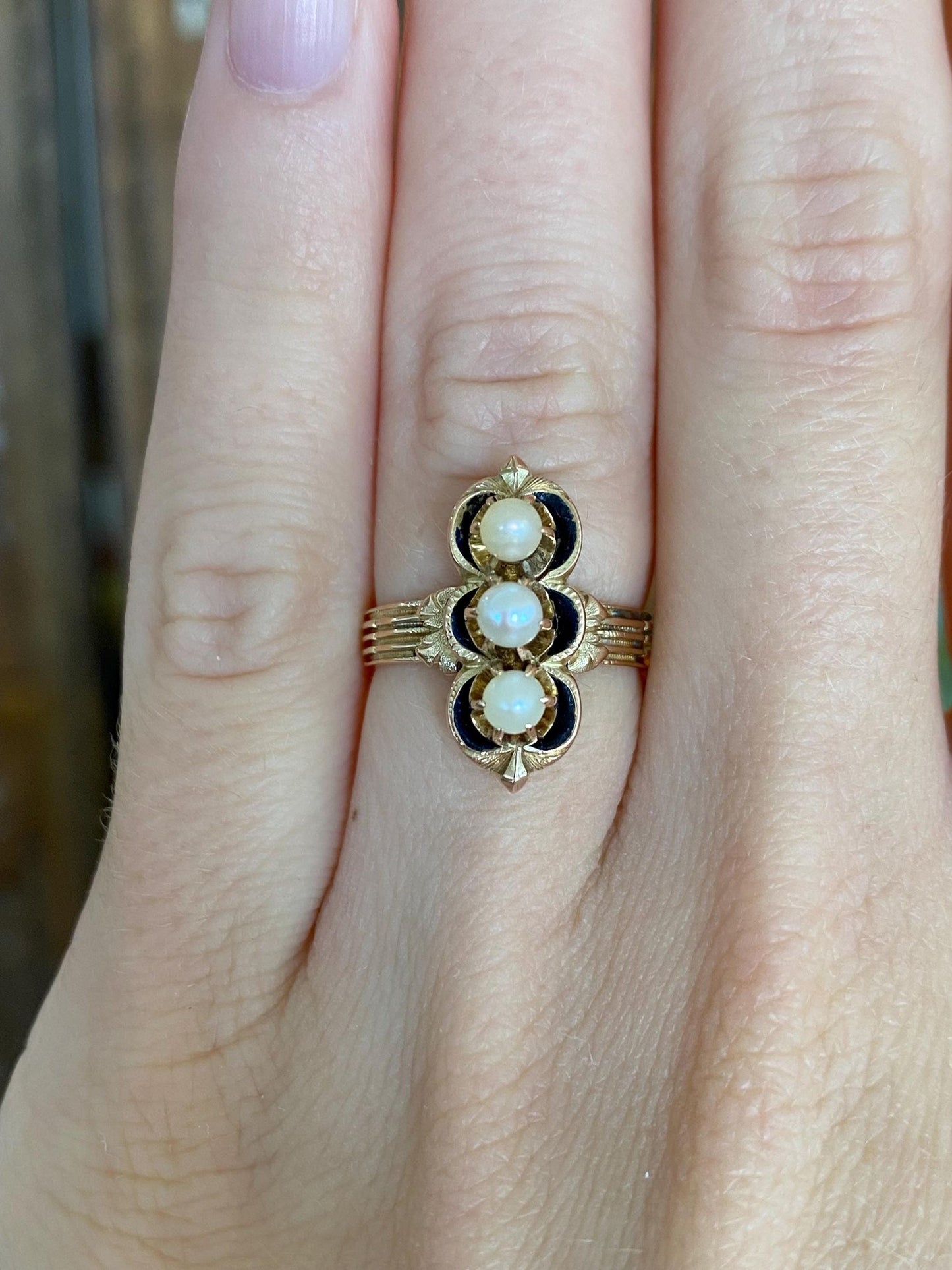 Vintage Solid 14k Yellow Gold Enamel Triple Pearl Ring - Size 4.75