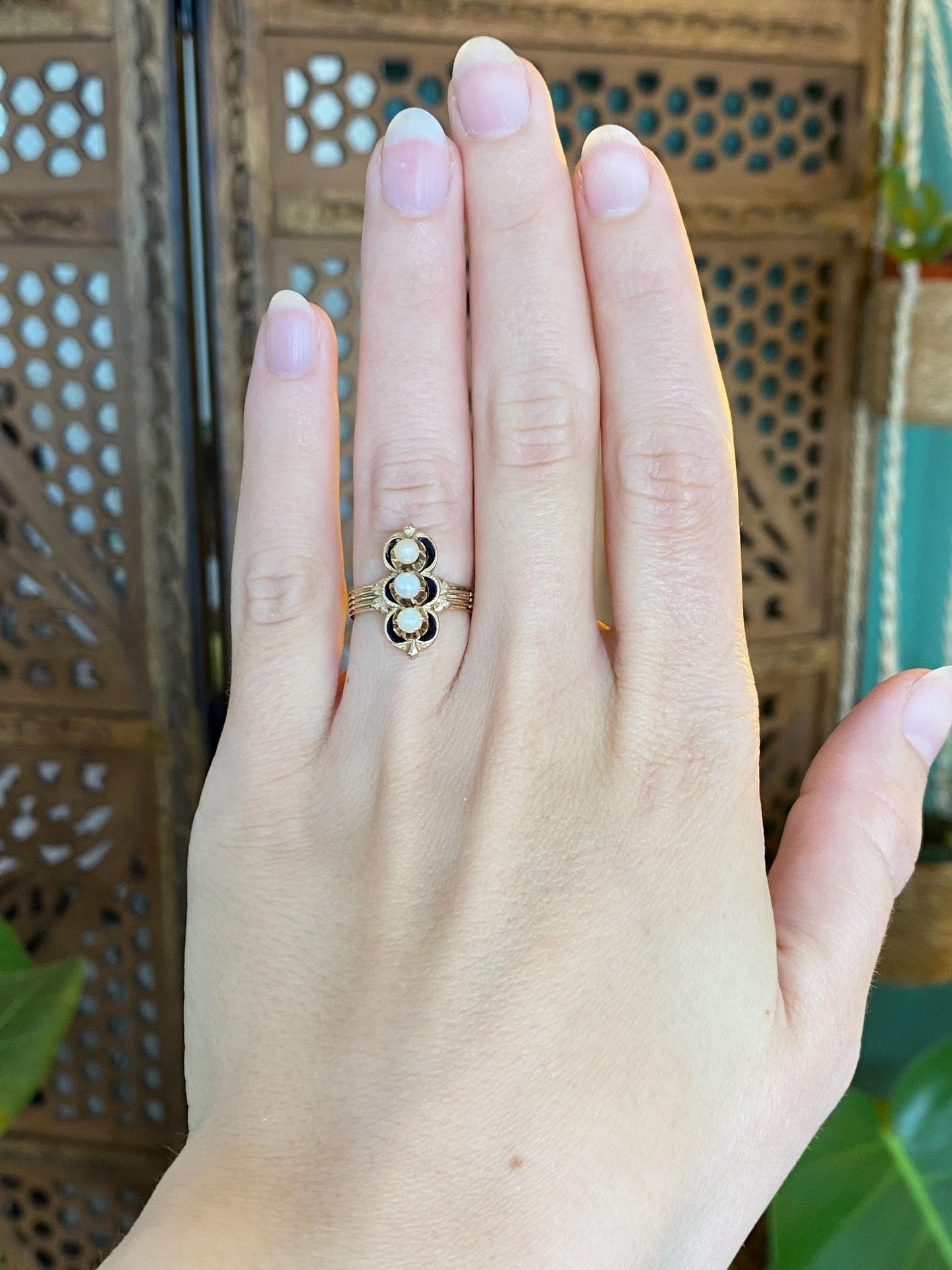Vintage Solid 14k Yellow Gold Enamel Triple Pearl Ring - Size 4.75