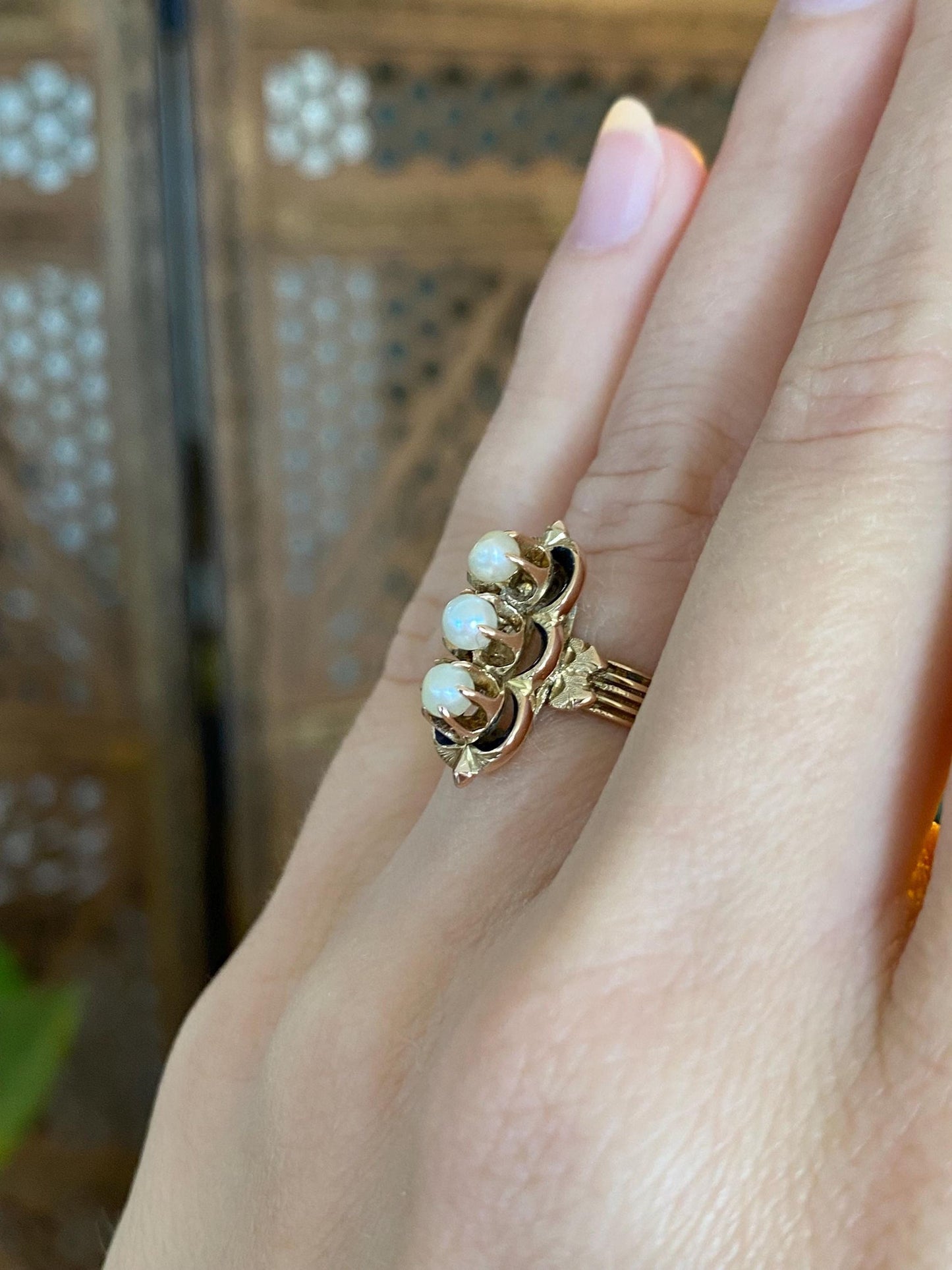 Vintage Solid 14k Yellow Gold Enamel Triple Pearl Ring - Size 4.75