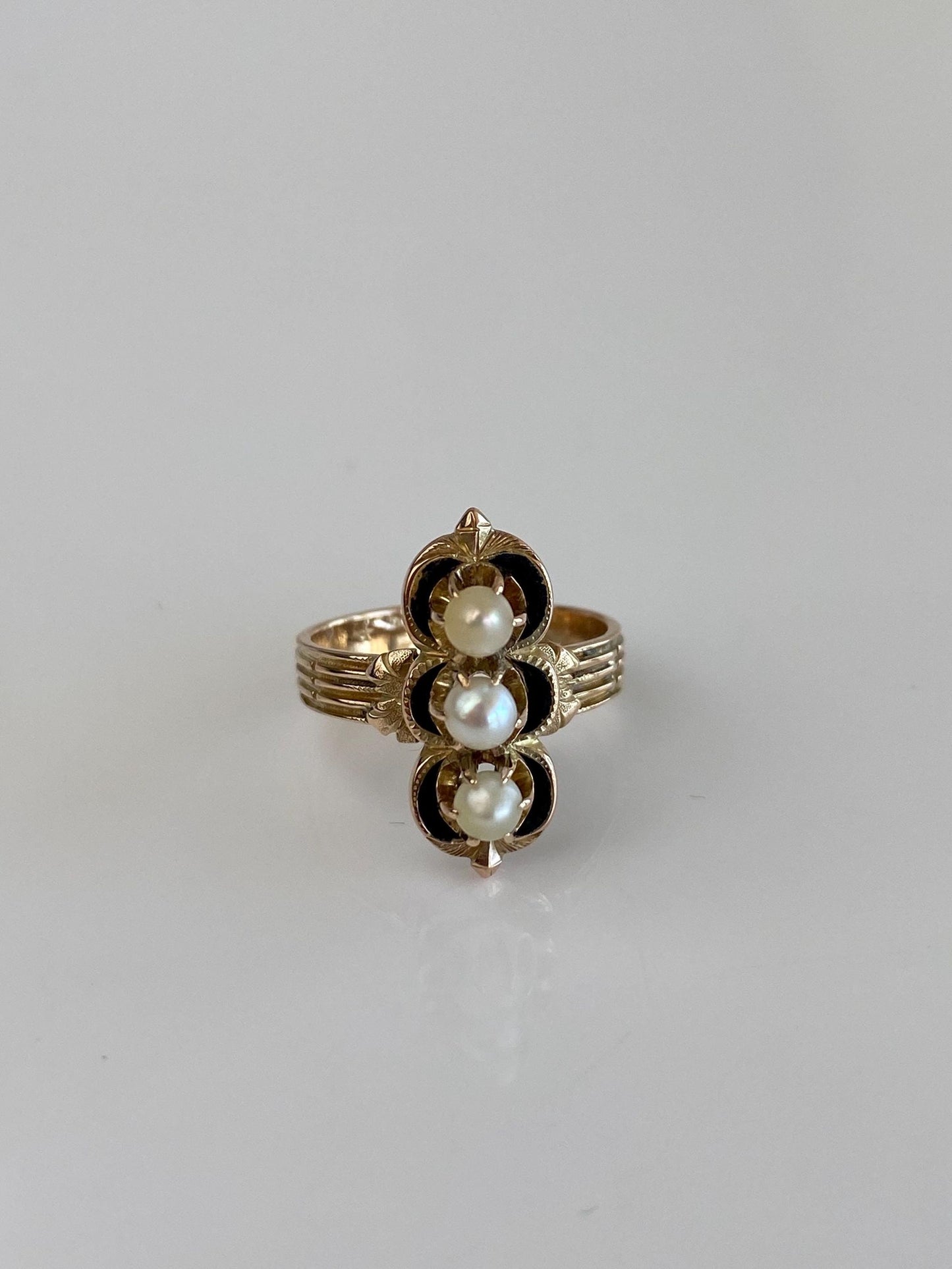 Vintage Solid 14k Yellow Gold Enamel Triple Pearl Ring - Size 4.75