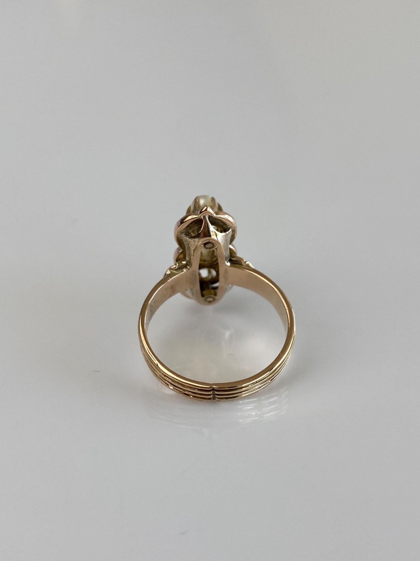 Vintage Solid 14k Yellow Gold Enamel Triple Pearl Ring - Size 4.75