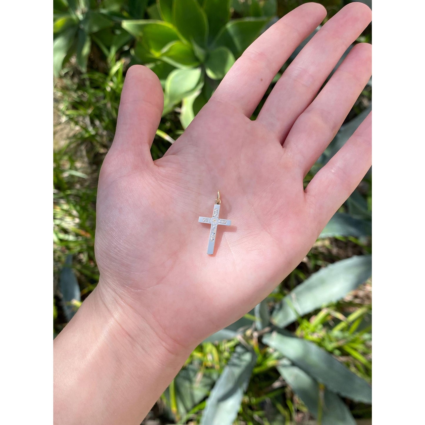 Vintage 10k Yellow Gold Engraved Floral Cross Charm