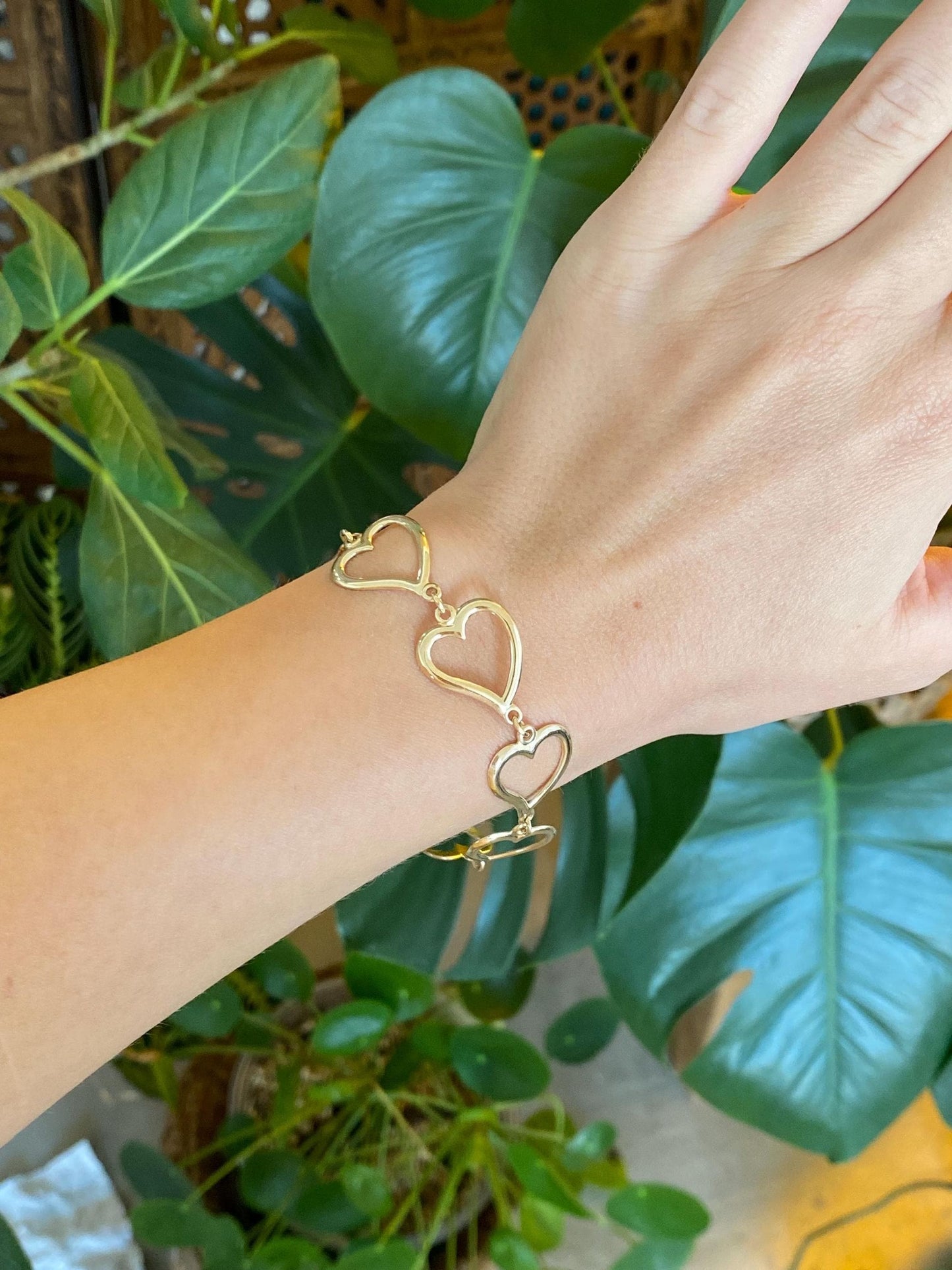 Vintage Solid 14k Yellow Gold Open Heart Link Bracelet - 7 inches