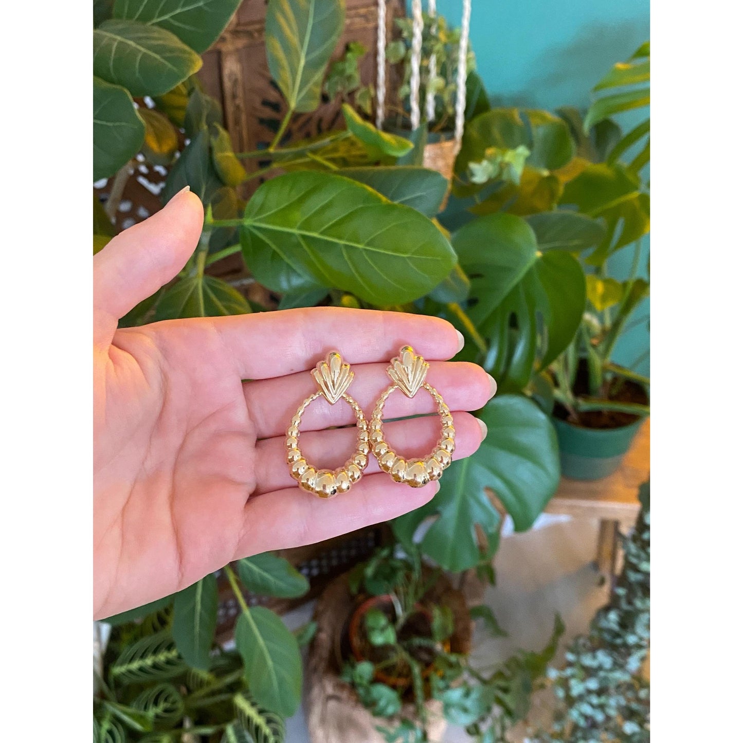 Vintage 14k Yellow Gold Fluted Scalloped Hoop Dangle Stud Earrings