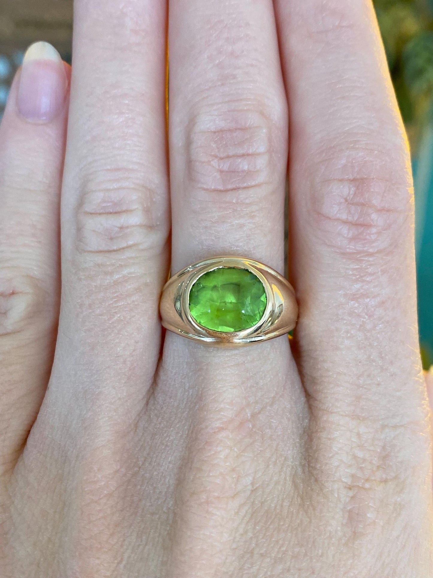 Vintage Solid 14k Yellow Gold Peridot Row Ring - Size 7.25