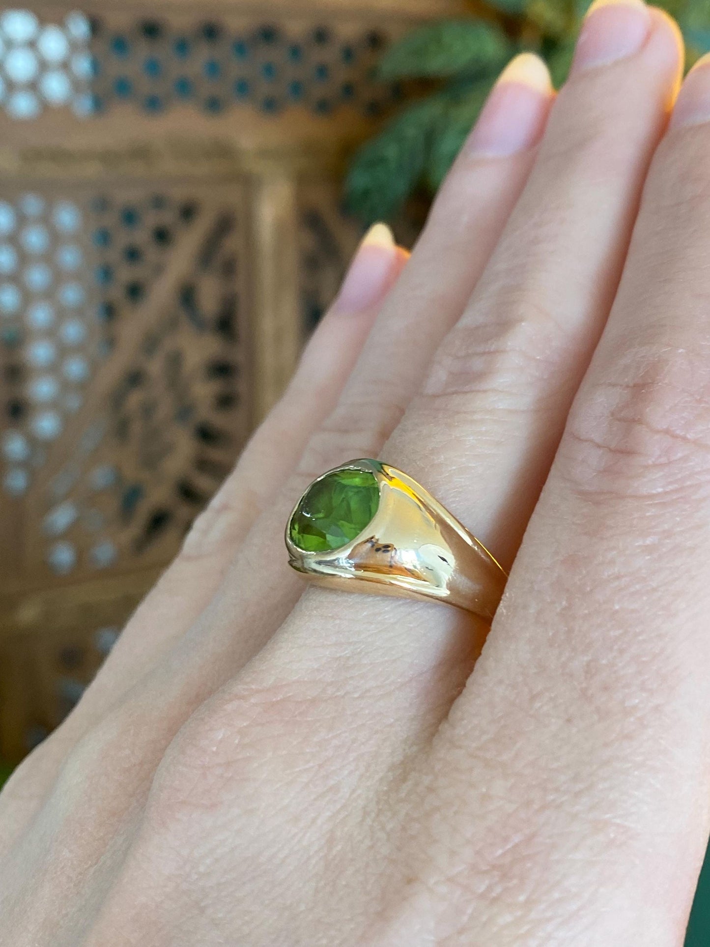 Vintage Solid 14k Yellow Gold Peridot Row Ring - Size 7.25