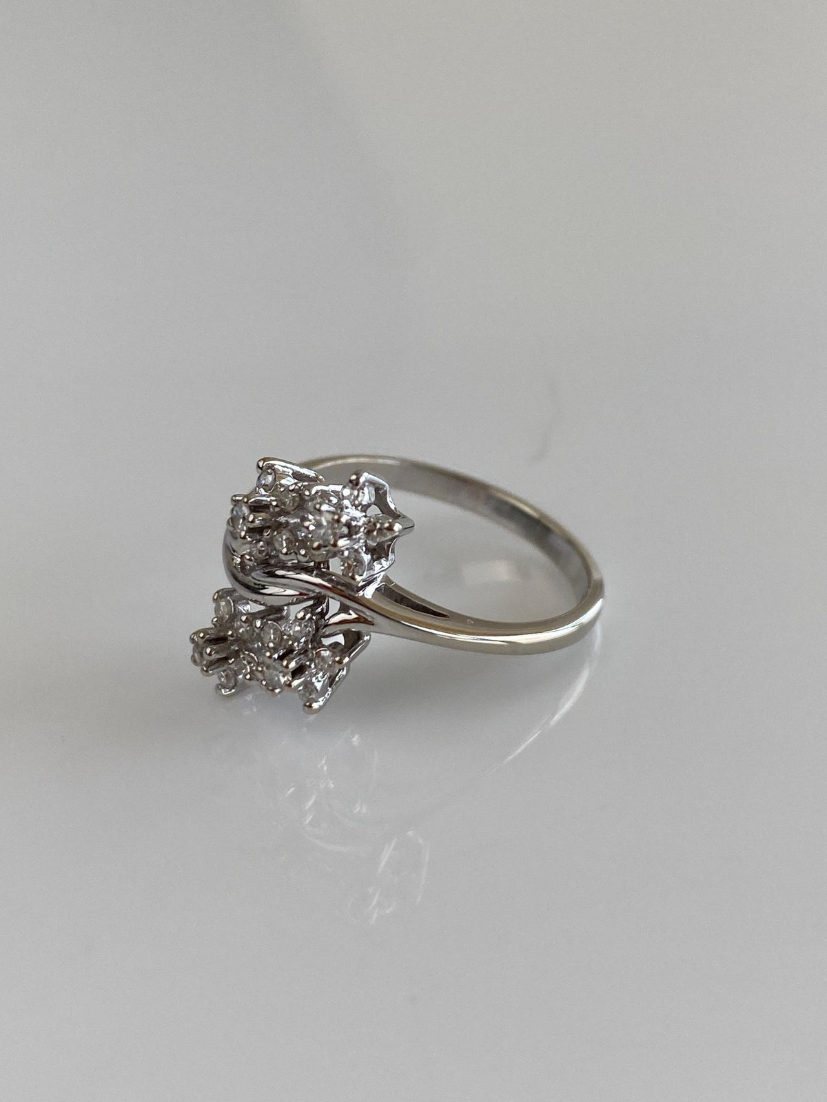 Vintage Solid 14k White Gold Diamond Flowers Ring - Size 6.5