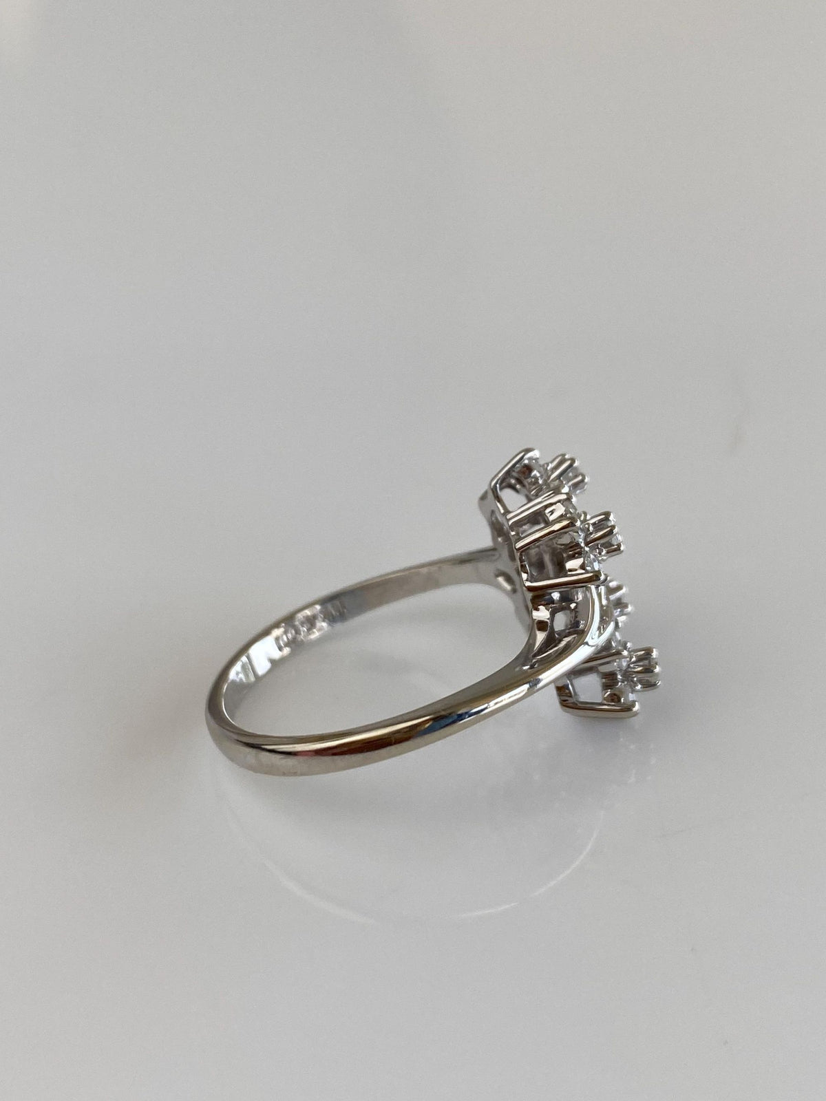 Vintage Solid 14k White Gold Diamond Flowers Ring - Size 6.5