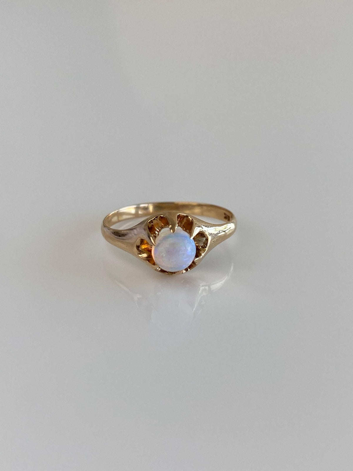 Vintage Solid 14k Yellow Gold Belcher Set Opal Ring - Size 4.75