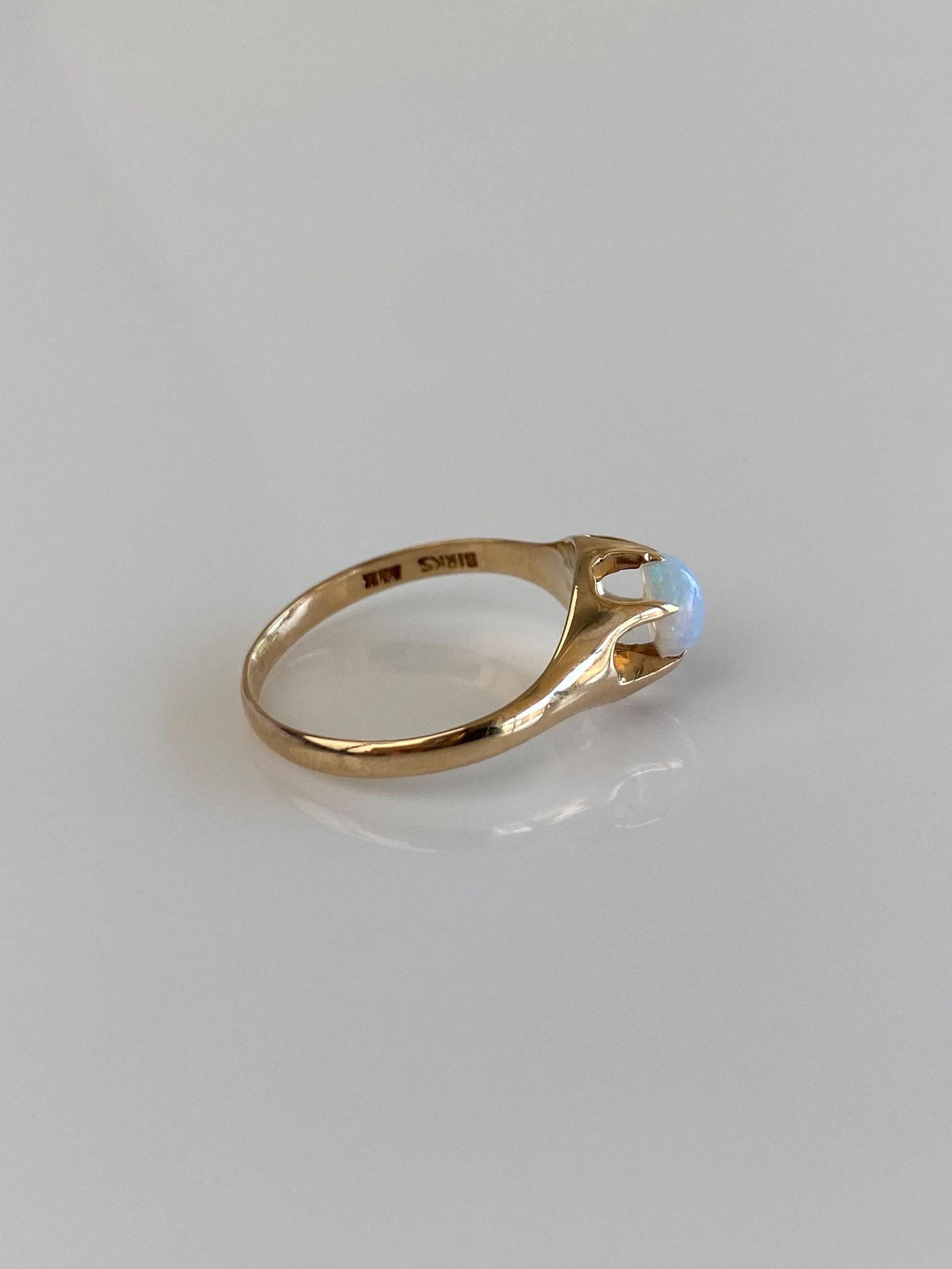 Vintage Solid 14k Yellow Gold Belcher Set Opal Ring - Size 4.75