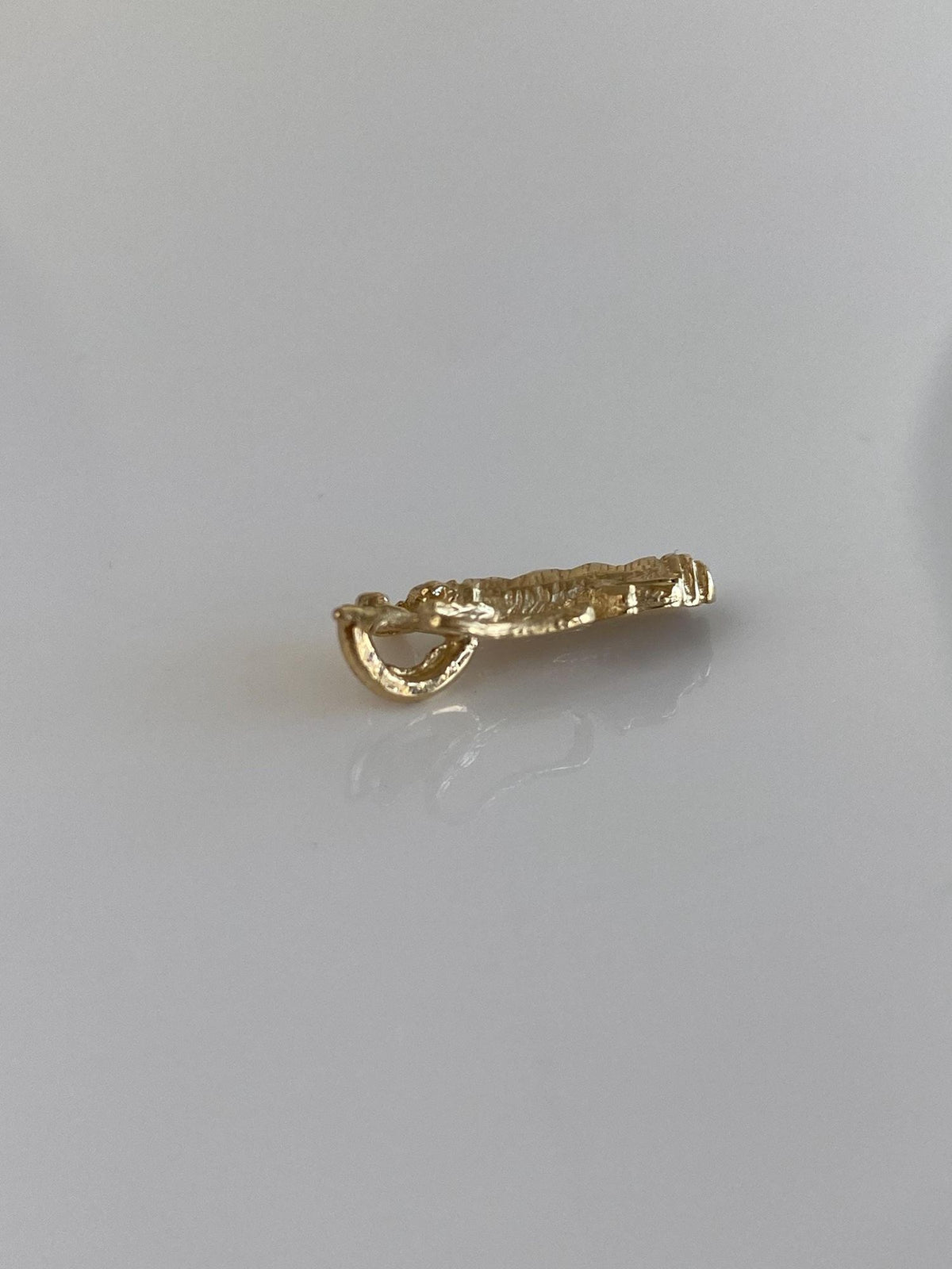 Vintage Solid 14k Yellow Gold Diamond Cut Golf Bag Charm