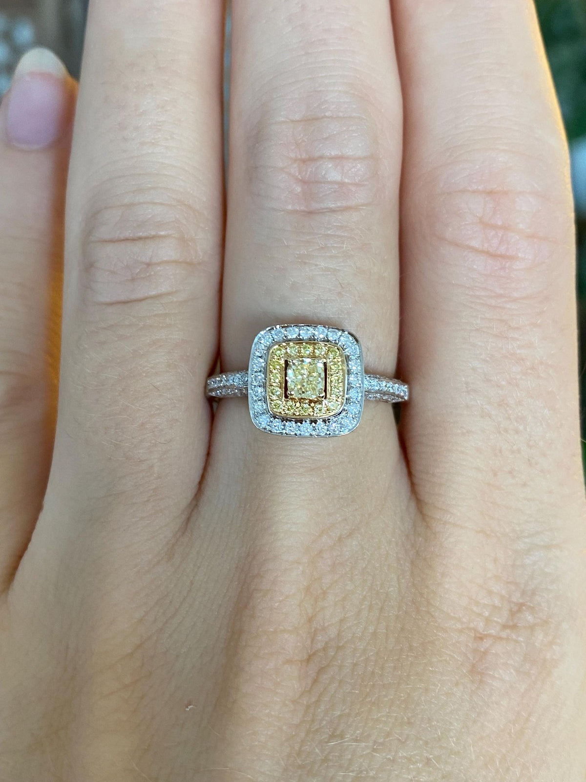 Vintage Solid 14k White Gold Yellow & Clear Diamonds Ring - Size 7