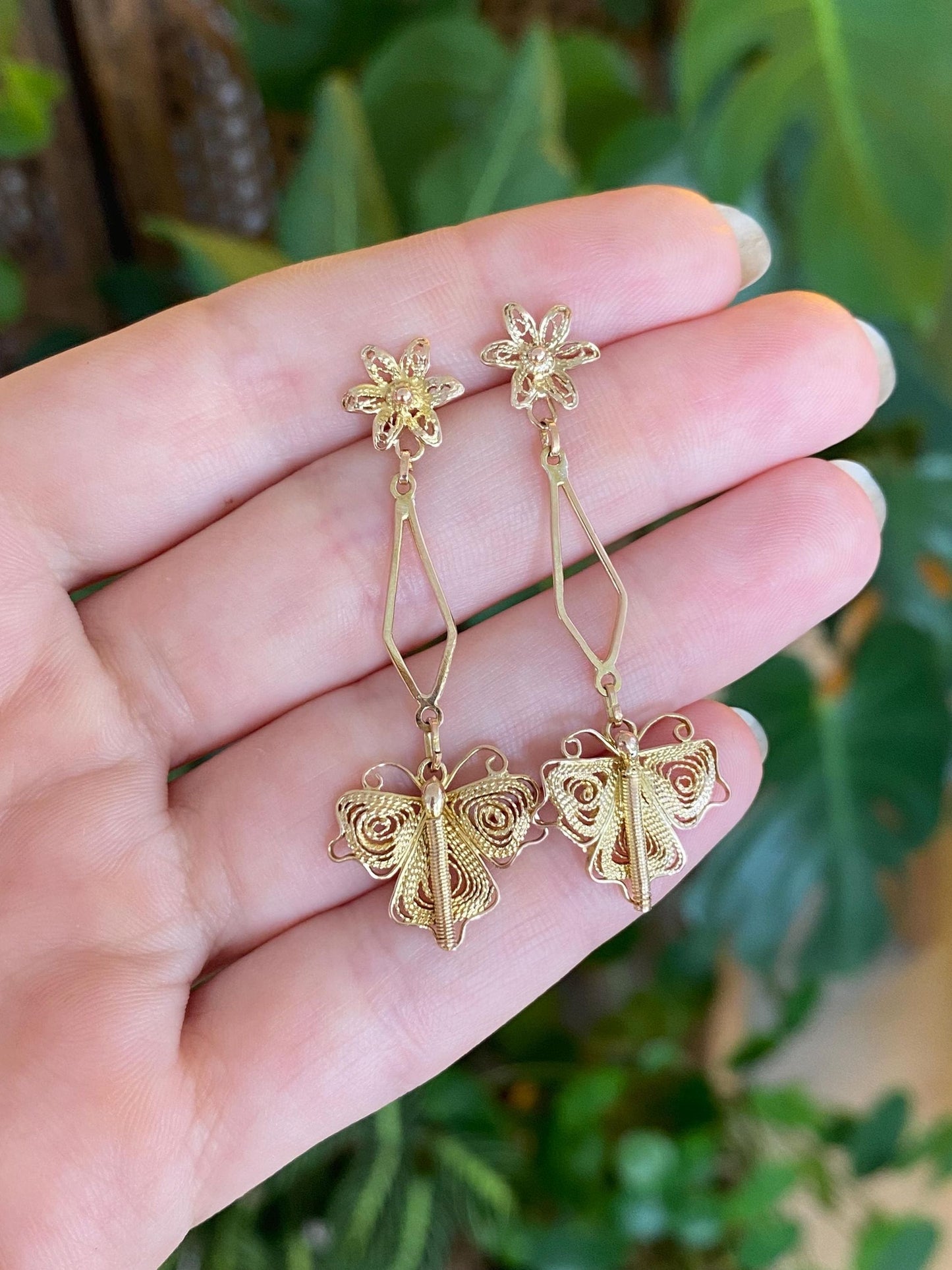 Vintage Solid 10k Yellow Gold Filigree Butterfly Flower Dangle Stud Earrings