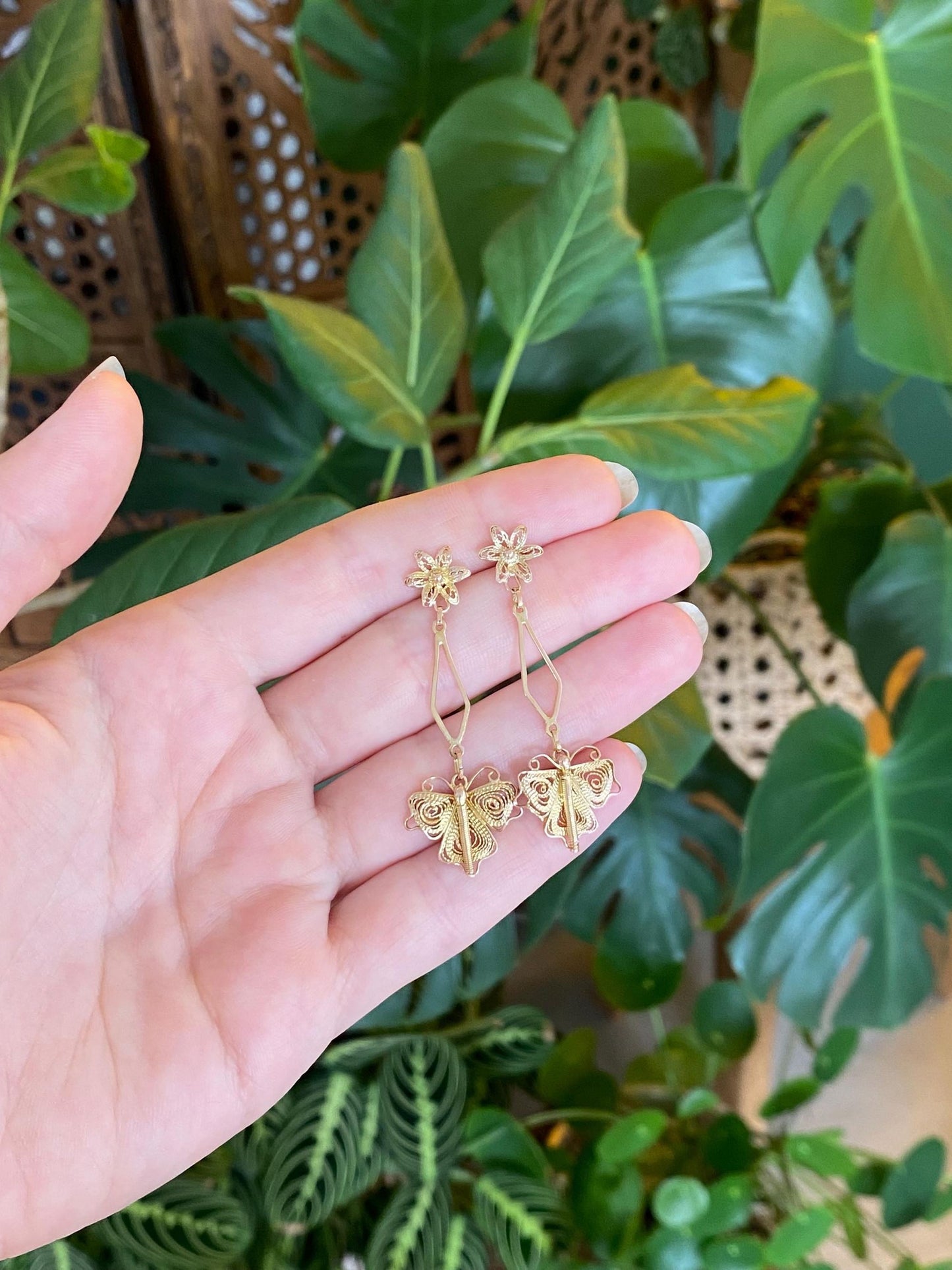 Vintage Solid 10k Yellow Gold Filigree Butterfly Flower Dangle Stud Earrings