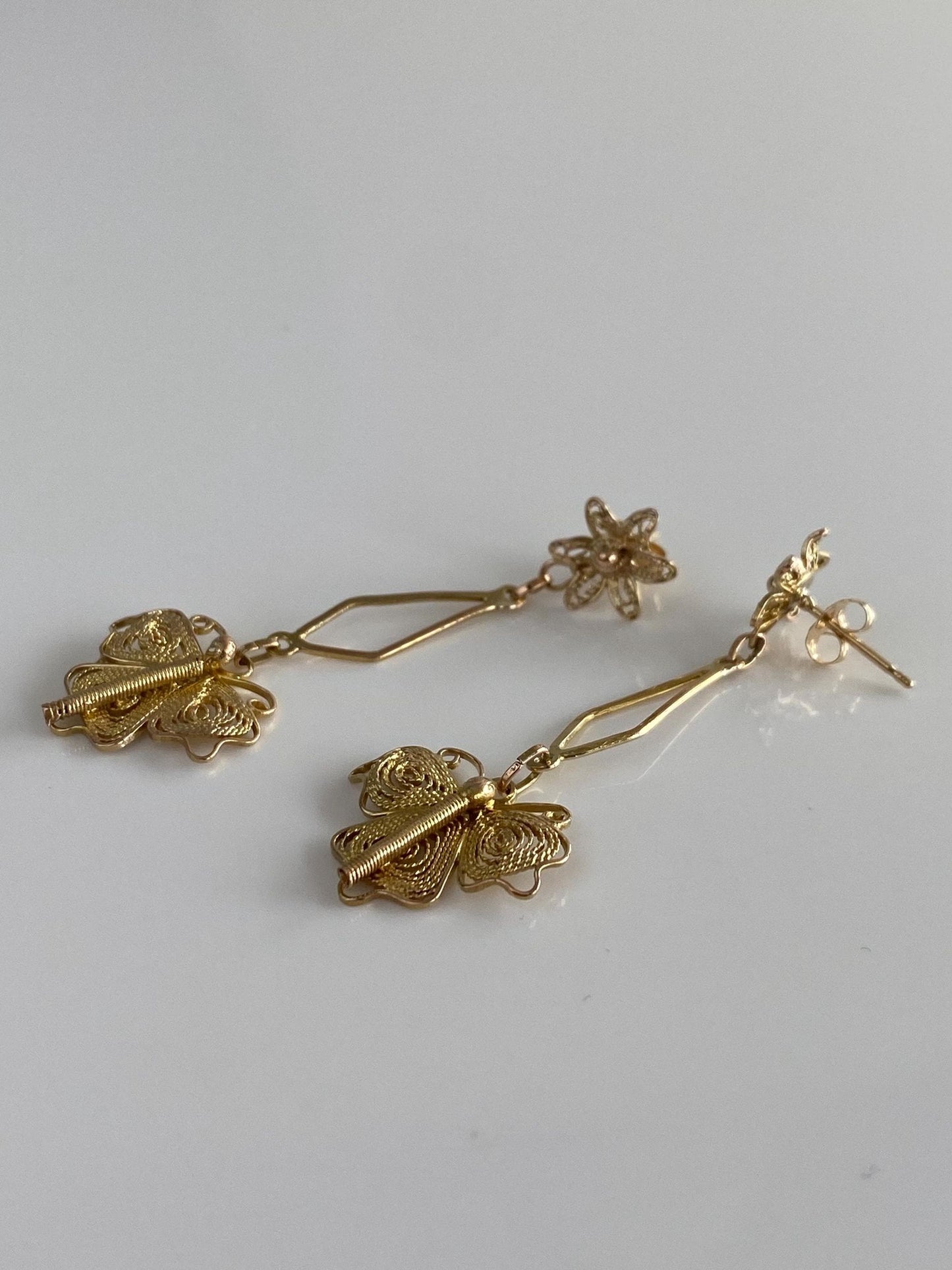 Vintage Solid 10k Yellow Gold Filigree Butterfly Flower Dangle Stud Earrings