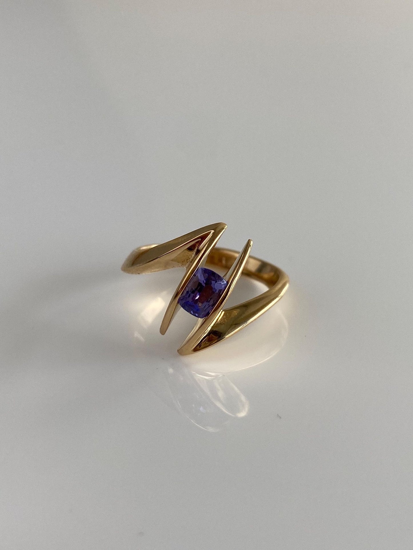 Vintage Solid 14k Yellow Gold Tanzanite Twist Ring - Size 5.25