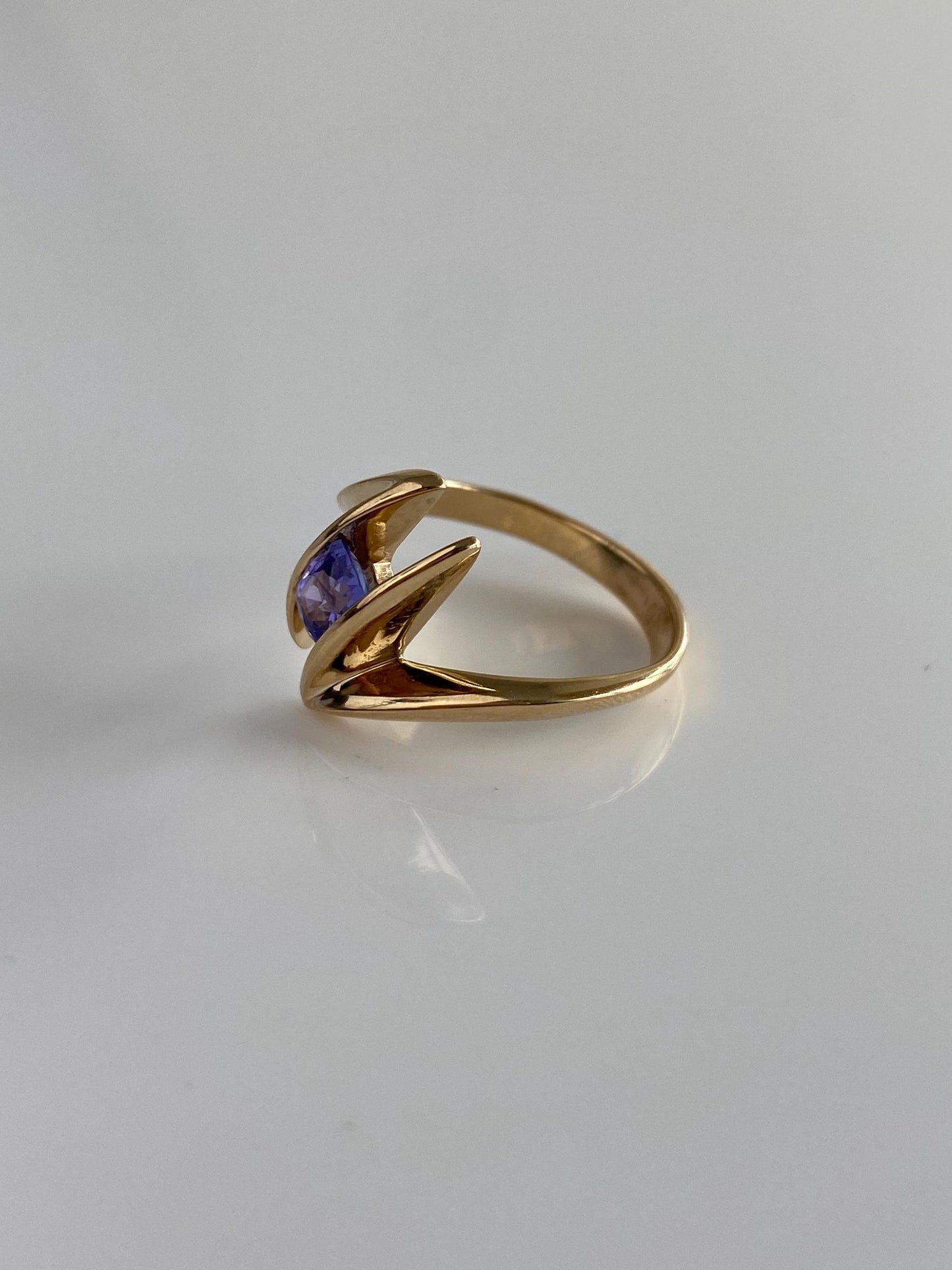 Vintage Solid 14k Yellow Gold Tanzanite Twist Ring - Size 5.25