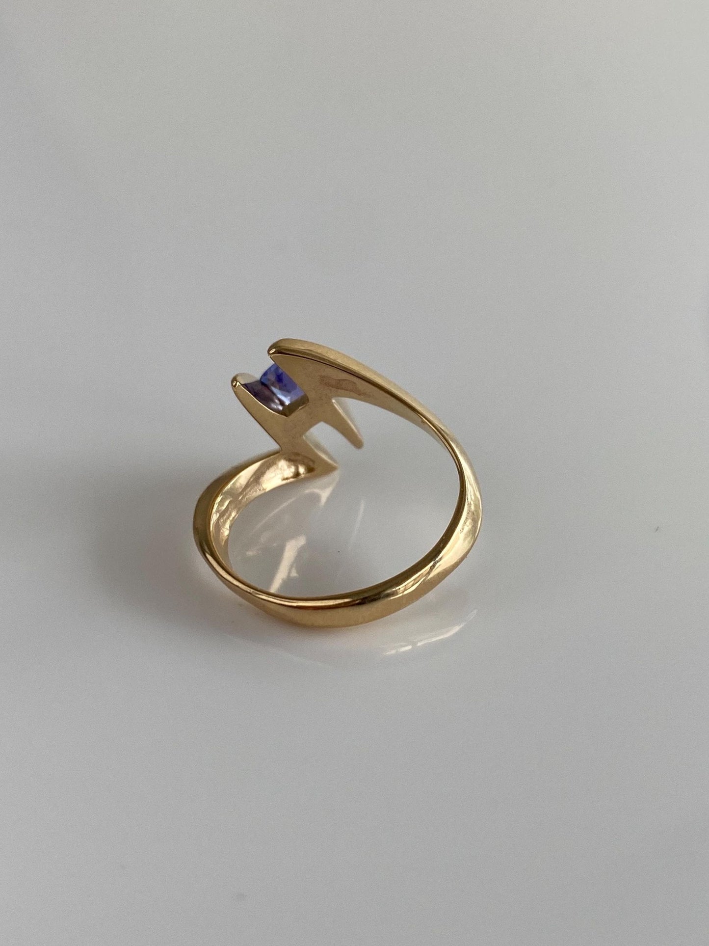 Vintage Solid 14k Yellow Gold Tanzanite Twist Ring - Size 5.25