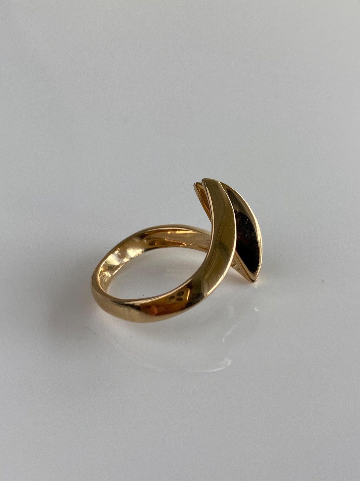Vintage Solid 14k Yellow Gold Tanzanite Twist Ring - Size 5.25