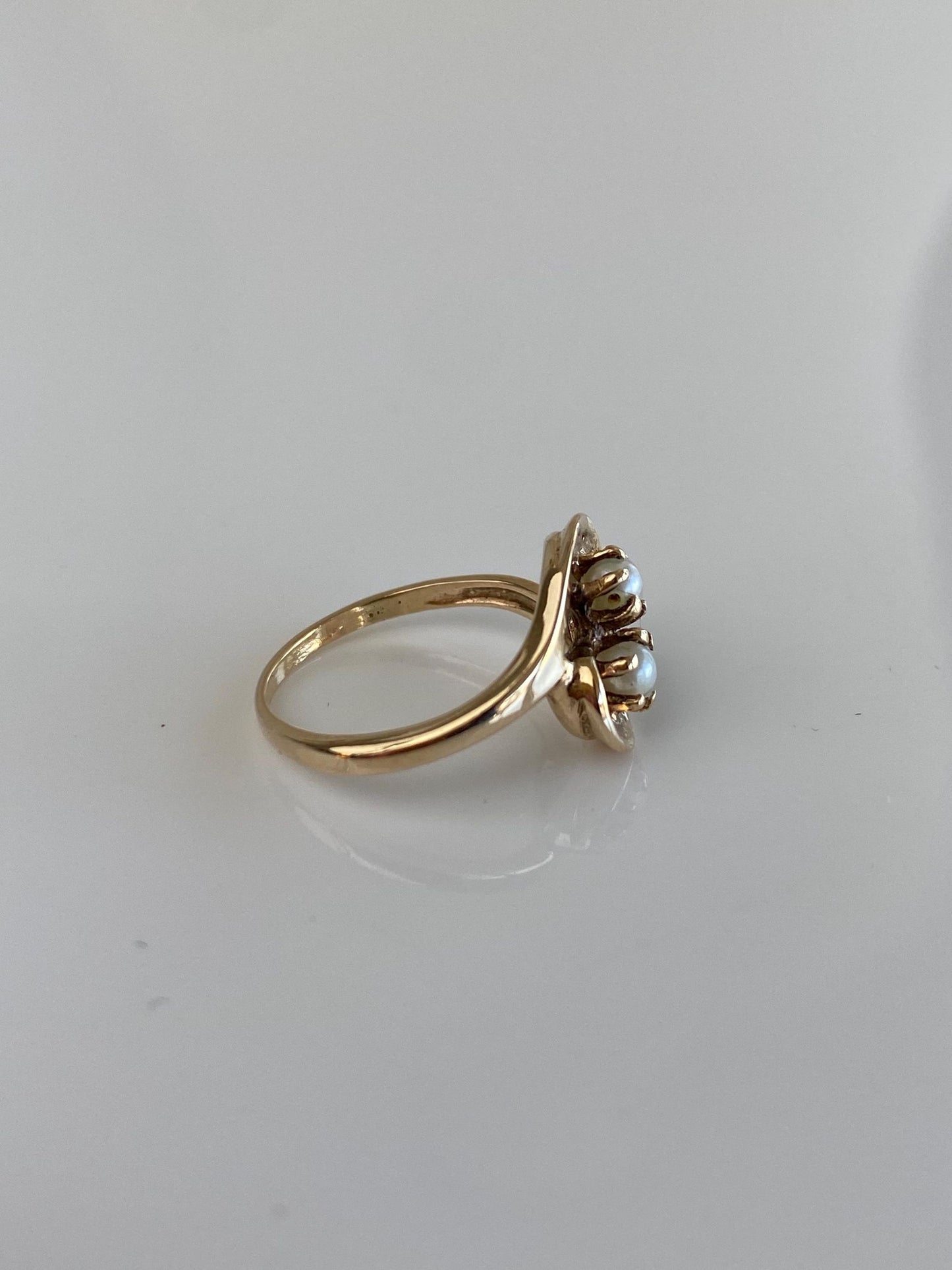 Vintage Solid 10k Yellow Gold Pearls Twist Ring - Size 3.25