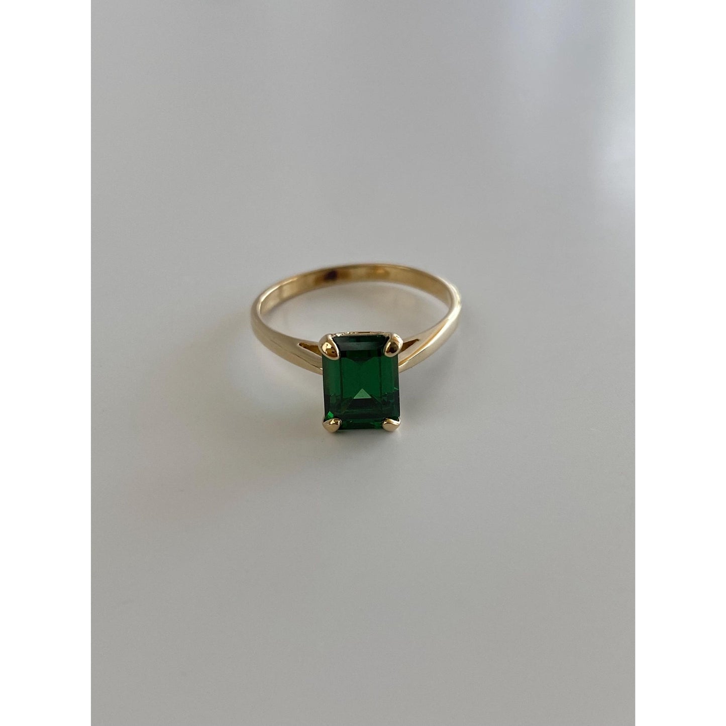 Solid 14k Yellow Gold Green Cubic Zirconia Ring - Size 7