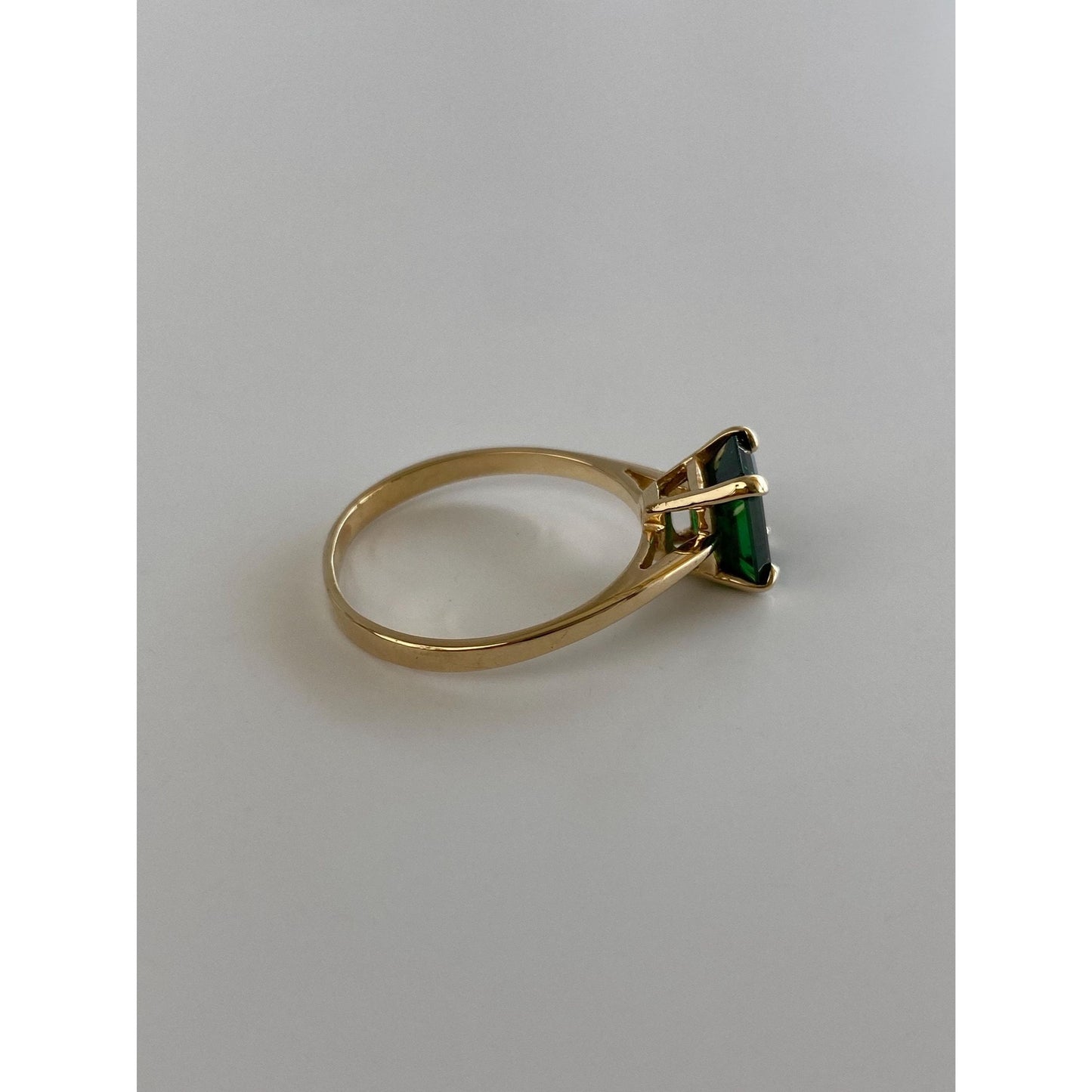 Solid 14k Yellow Gold Green Cubic Zirconia Ring - Size 7