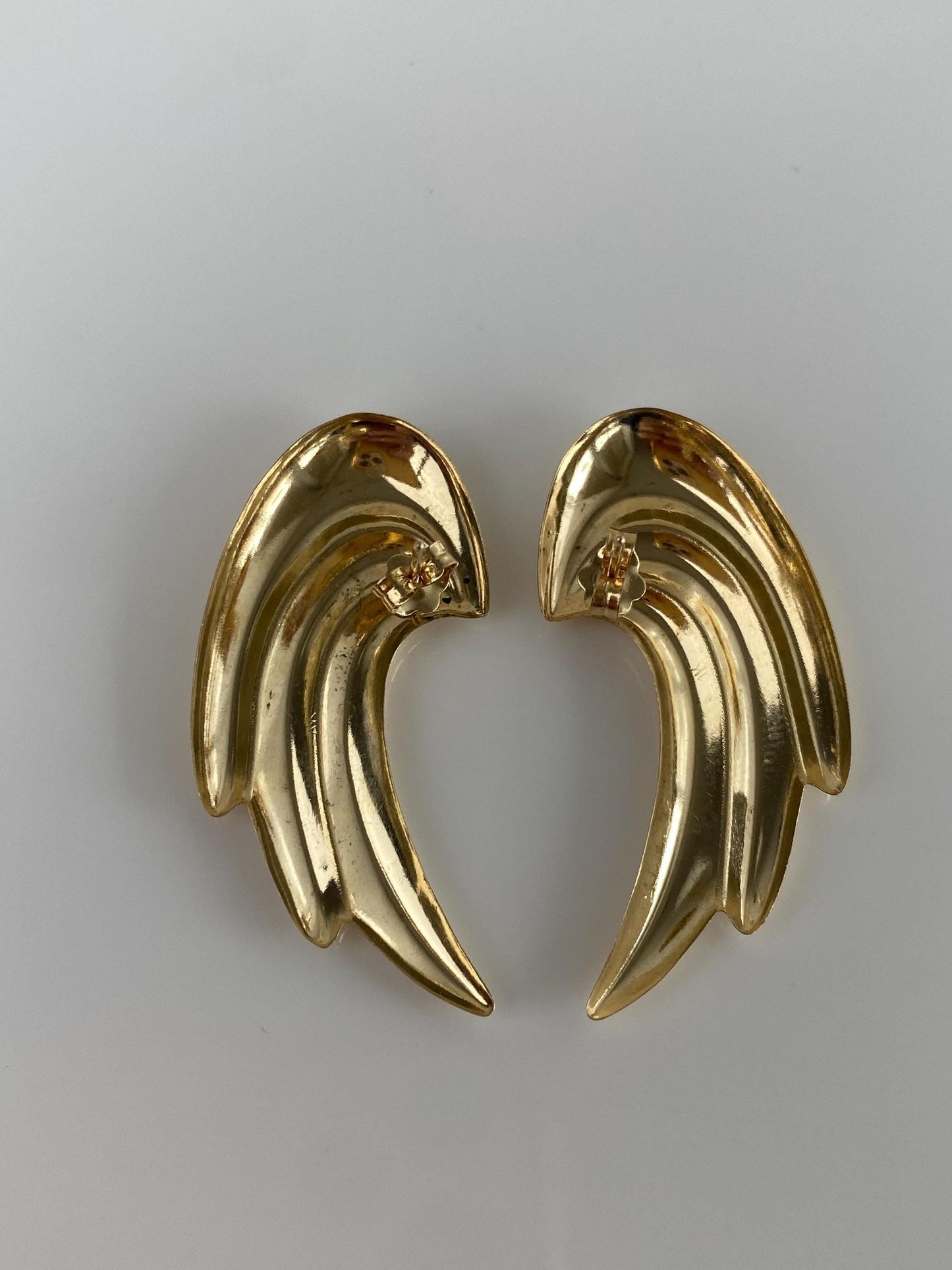 Vintage Solid 14k Yellow Gold Swoopy Fluted Stud Earrings