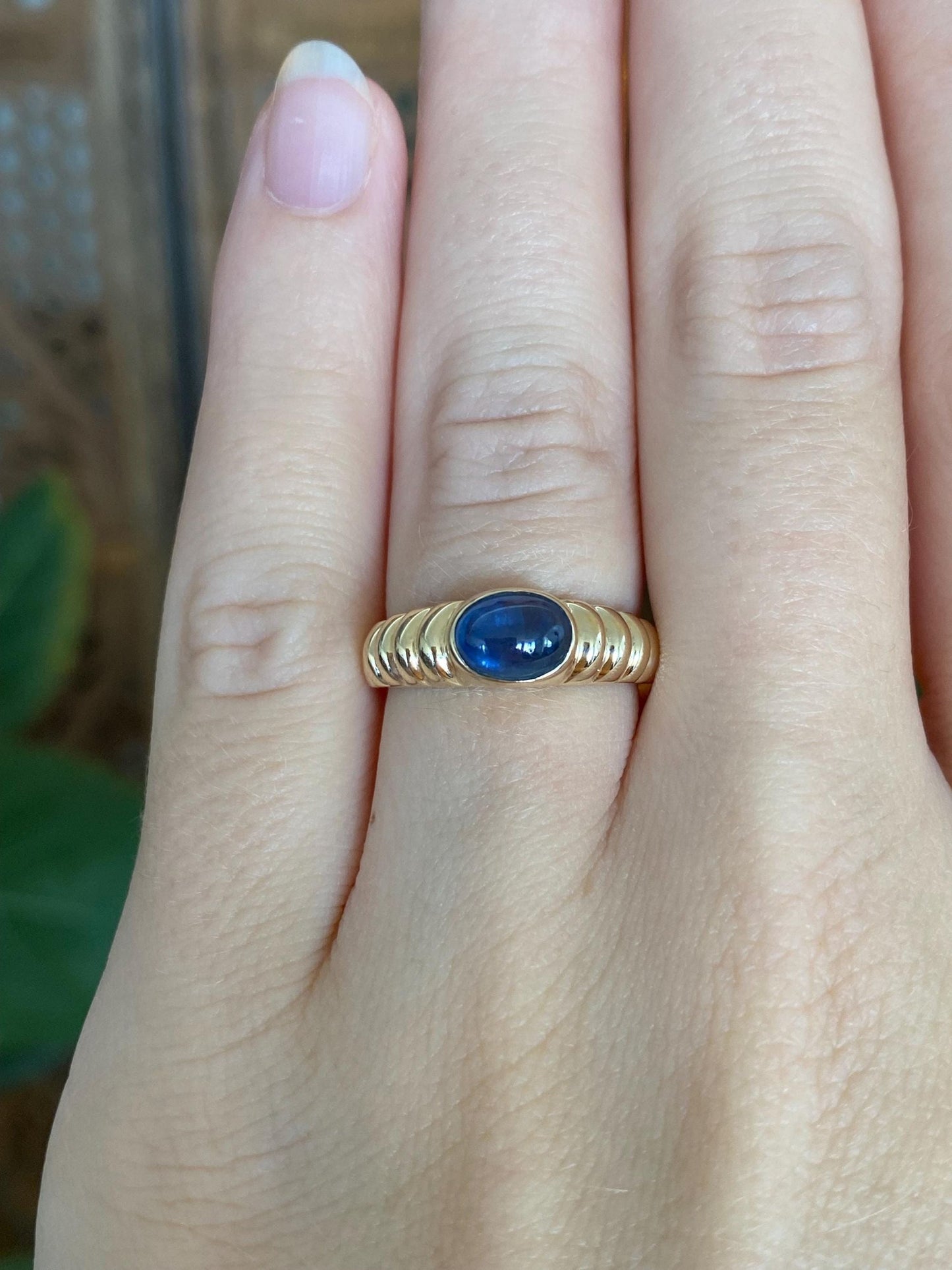 Solid 14k Yellow Gold Blue Sapphire Scalloped Ring - Size 6