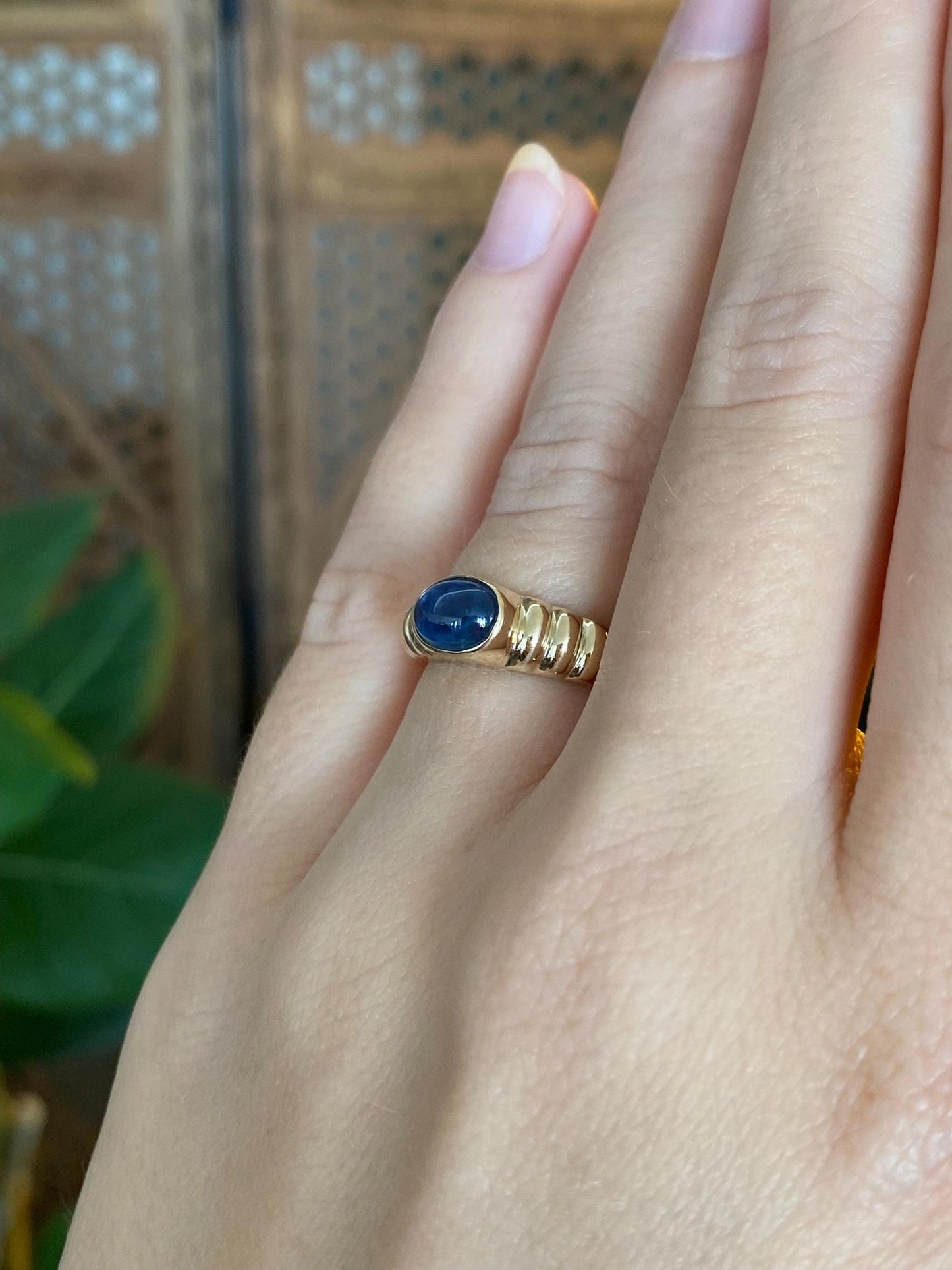 Solid 14k Yellow Gold Blue Sapphire Scalloped Ring - Size 6