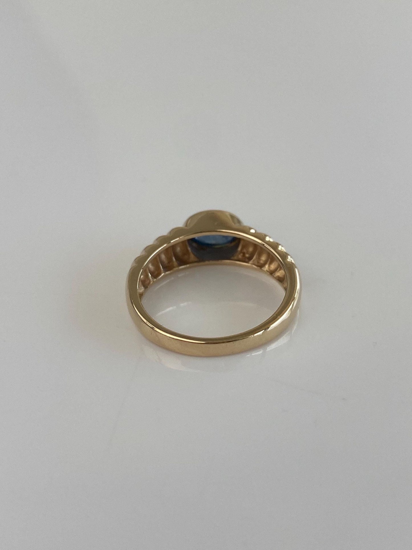 Solid 14k Yellow Gold Blue Sapphire Scalloped Ring - Size 6