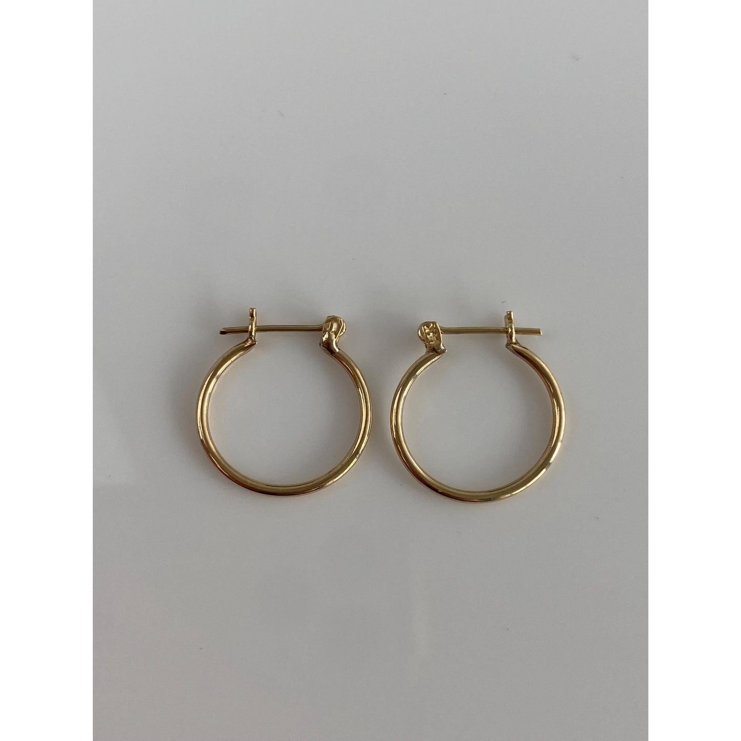 Vintage 14k Yellow Gold Thin Hoop Earrings