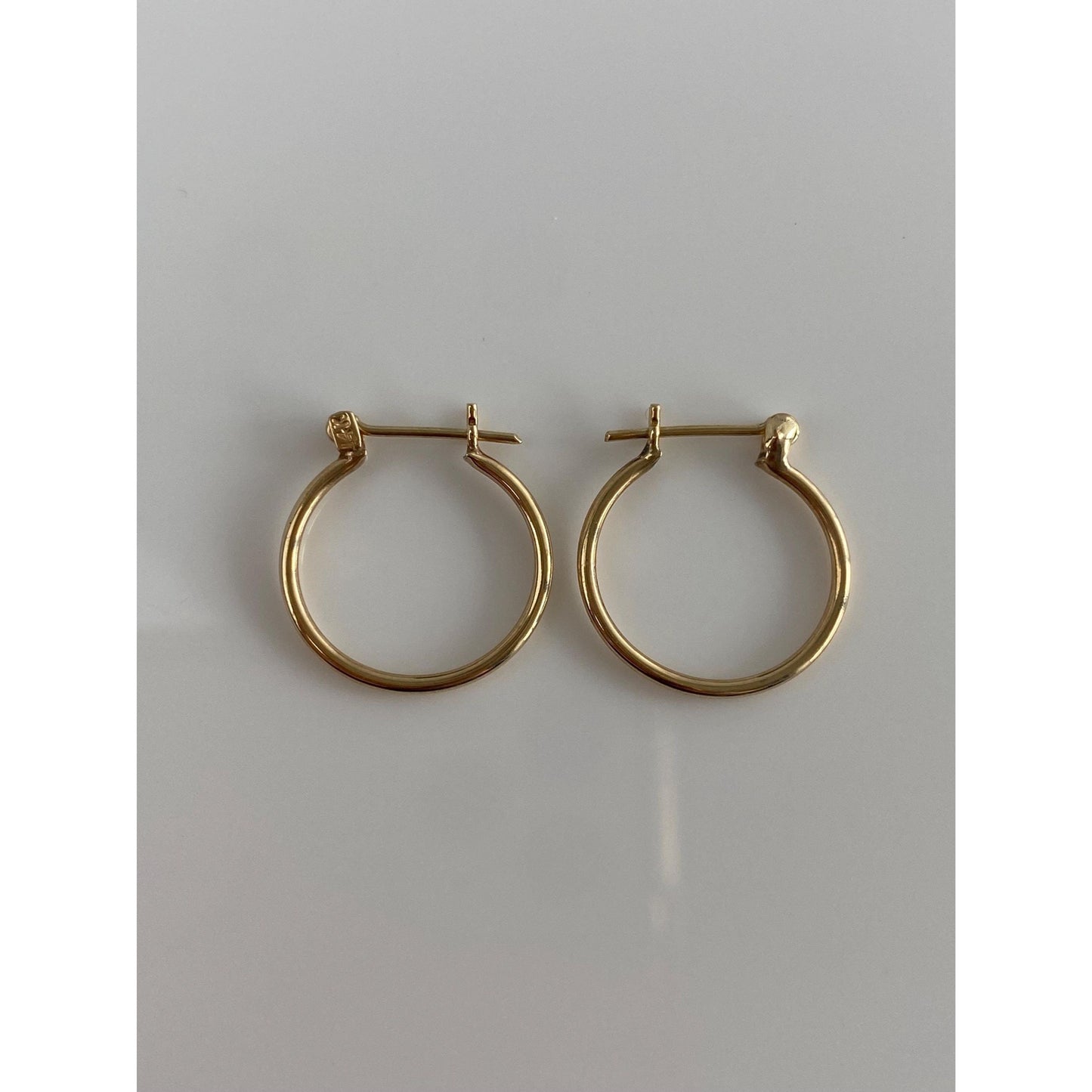 Vintage 14k Yellow Gold Thin Hoop Earrings