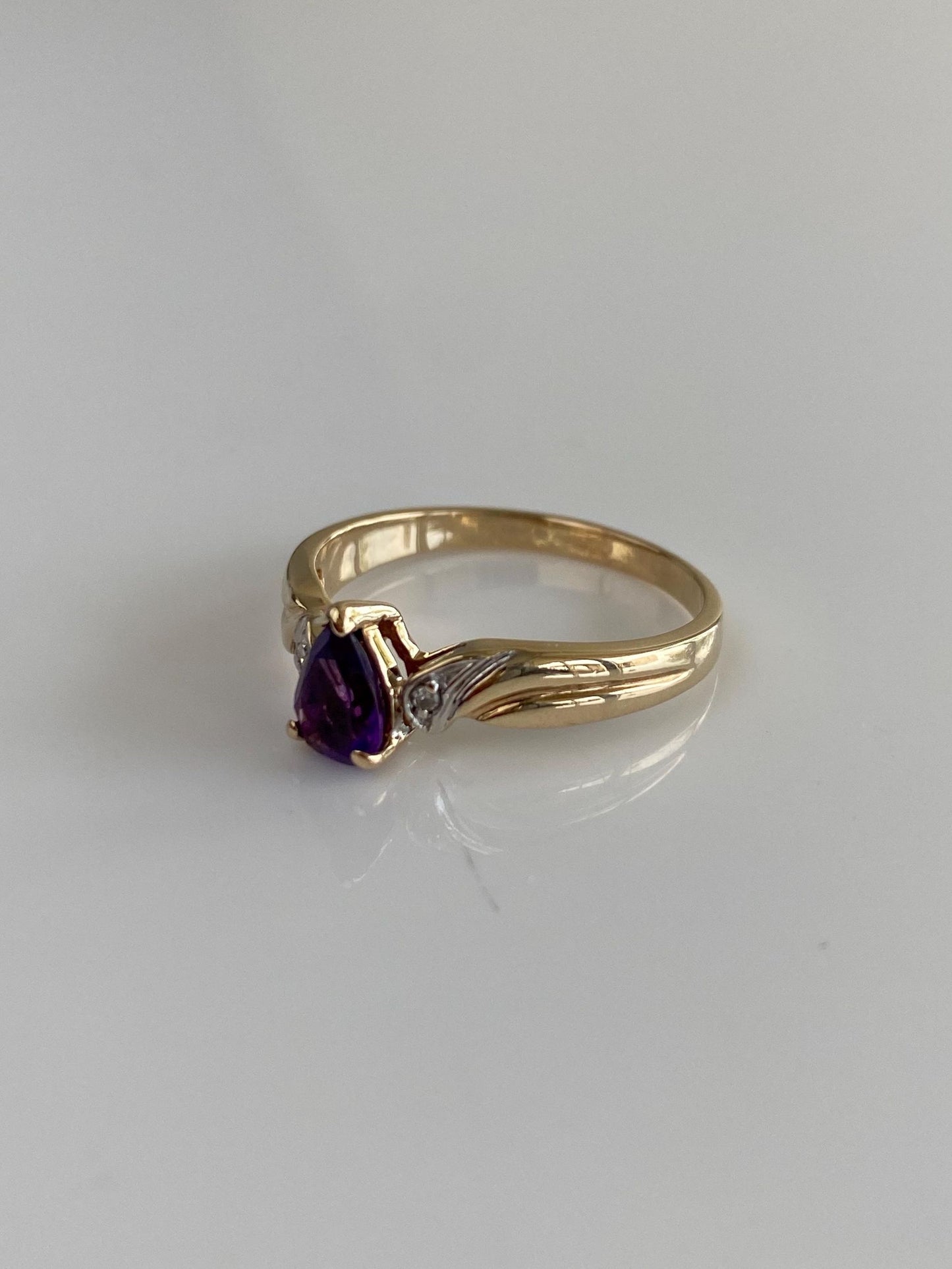 Vintage Solid 10k White & Yellow Gold Diamond Amethyst Teardrop Ring - Size 8.5