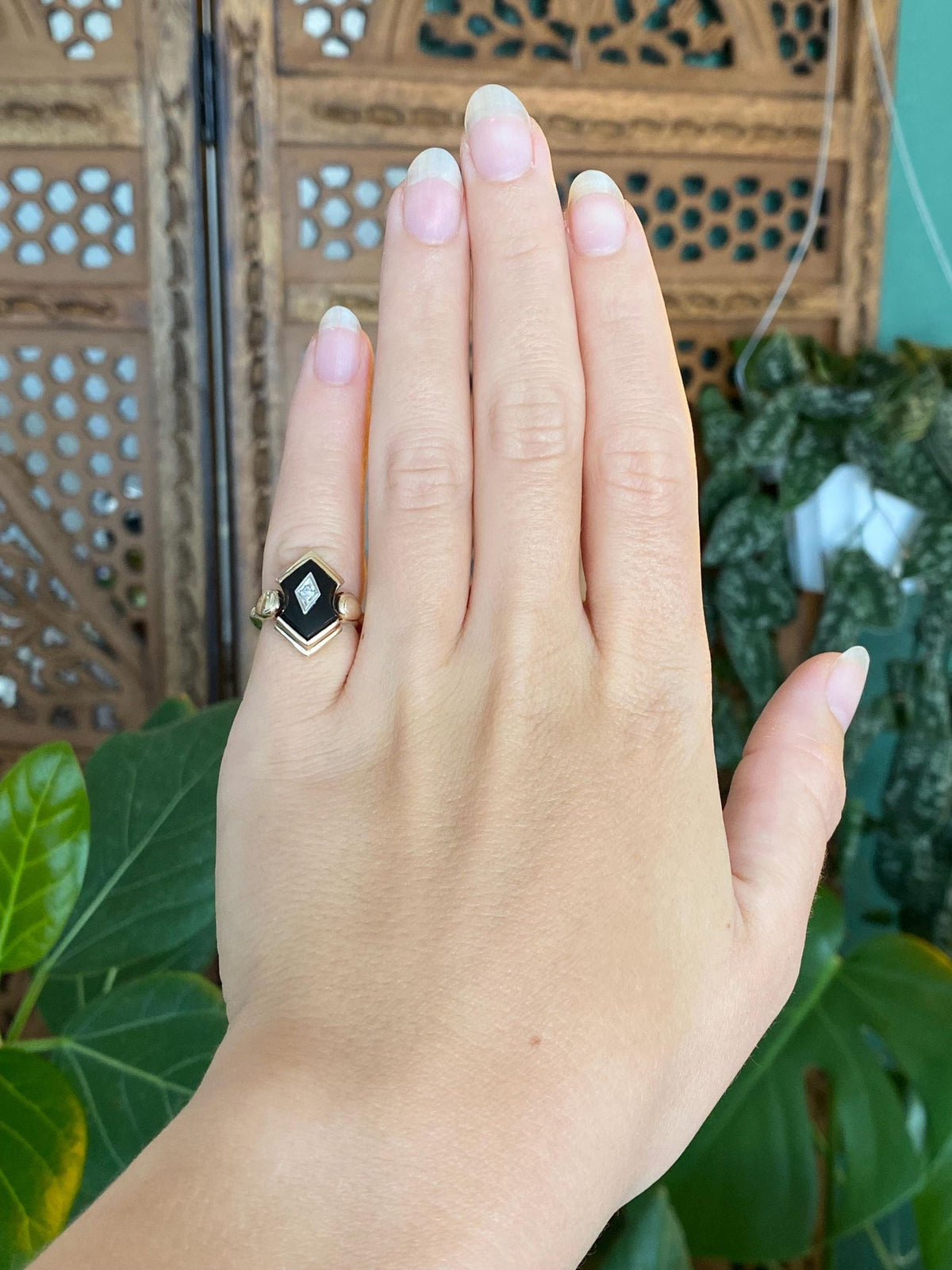 Vintage Solid 9k White & Yellow Gold Onyx Diamond Ring - Size 3.5